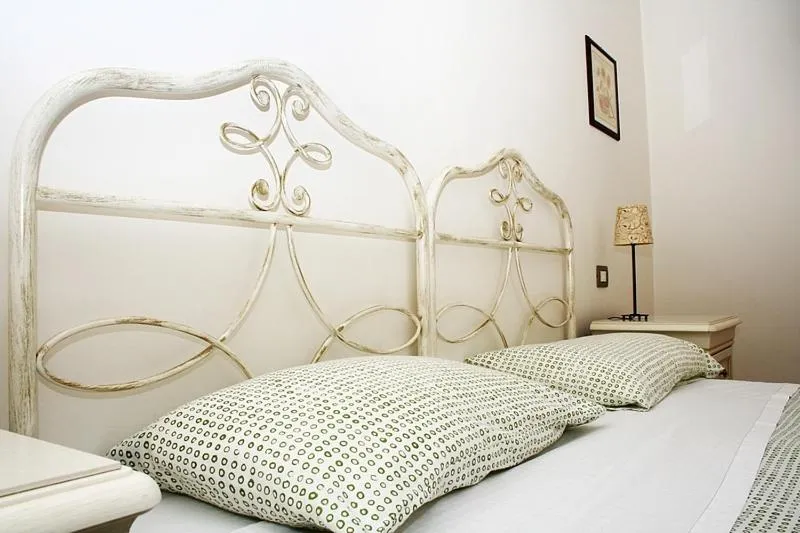 Decorative detail, Bed in Residence Bizzoni