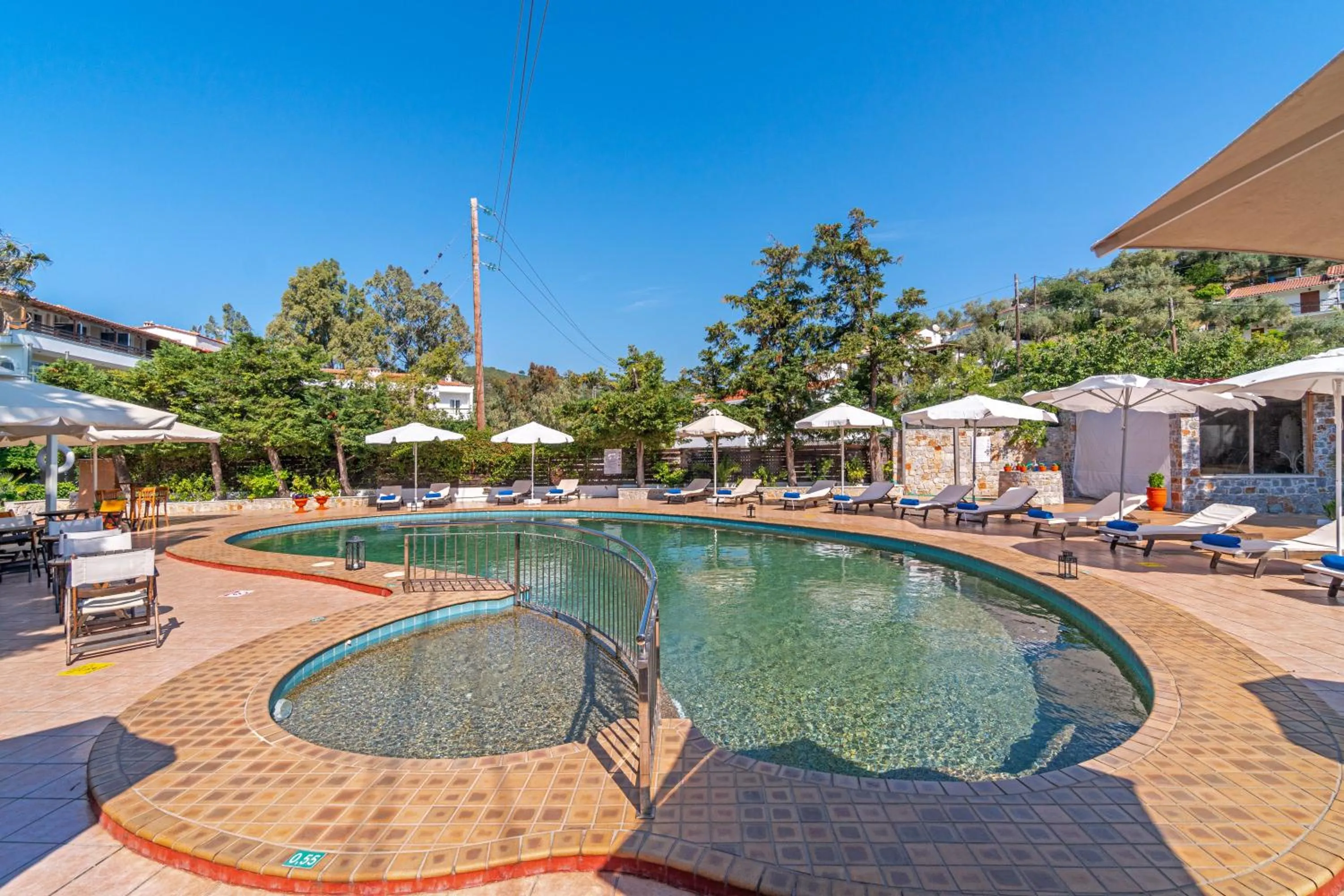 Swimming pool in Arco Beach Hotel