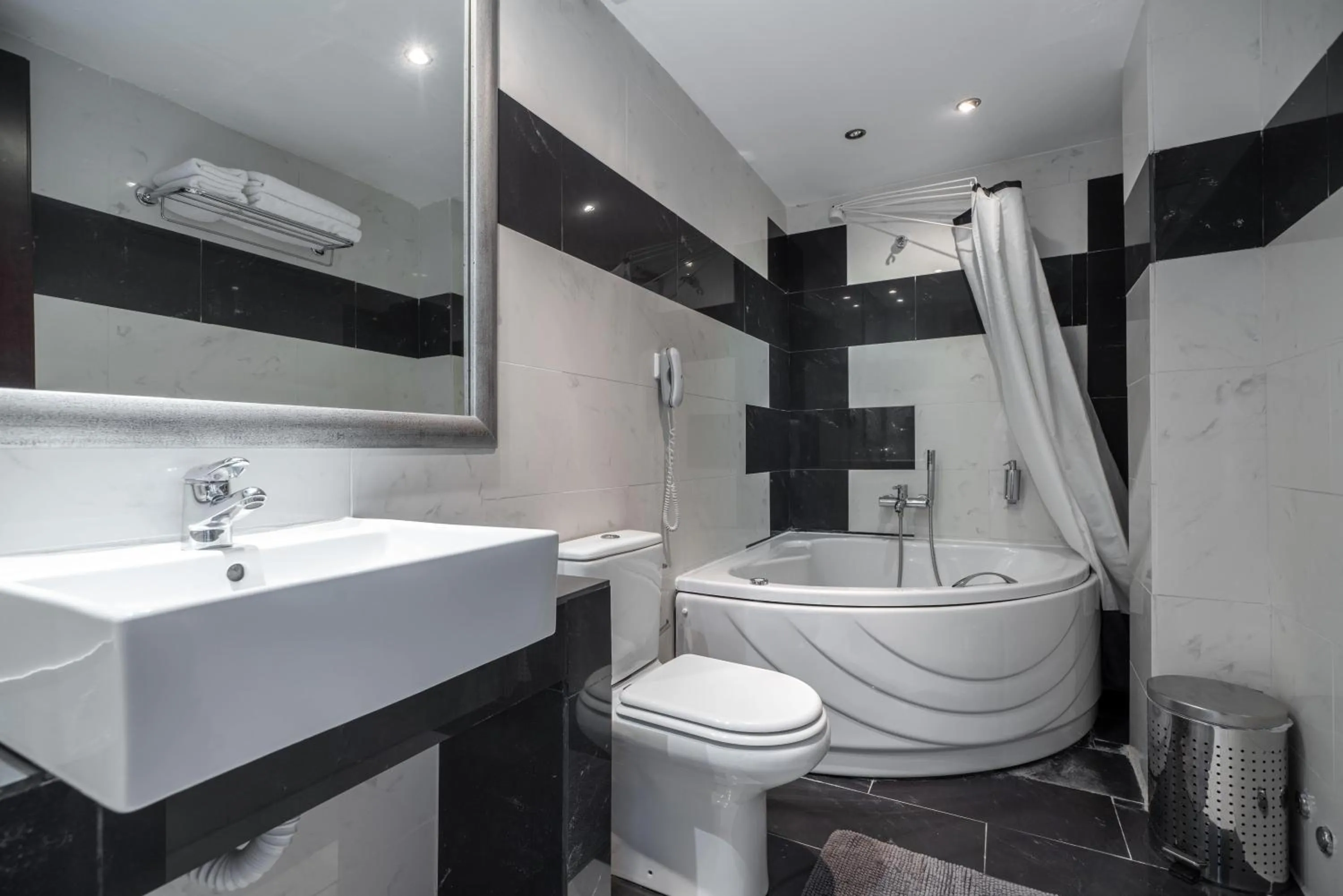 Toilet in Arco Beach Hotel