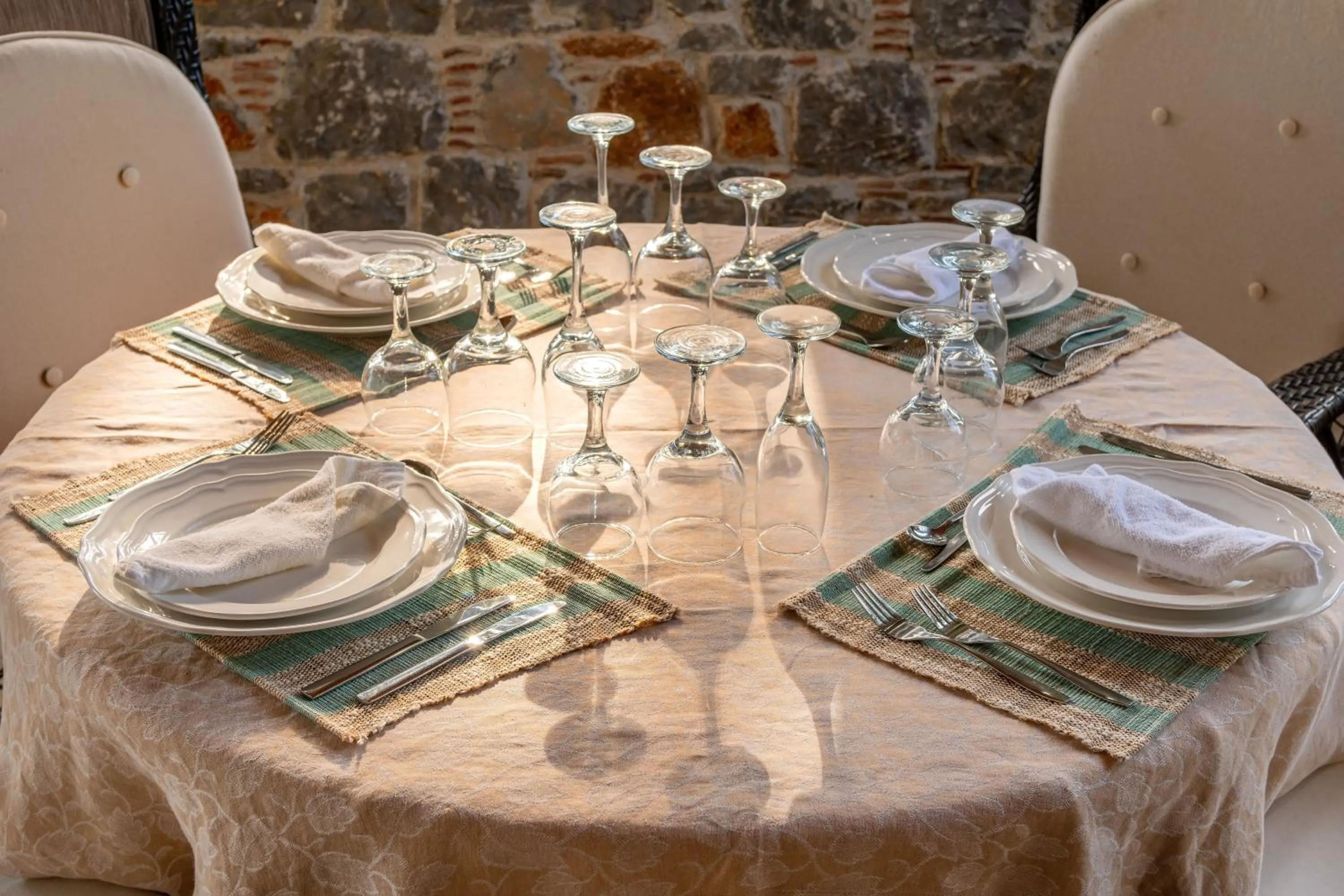 Restaurant/places to eat in Arco Beach Hotel