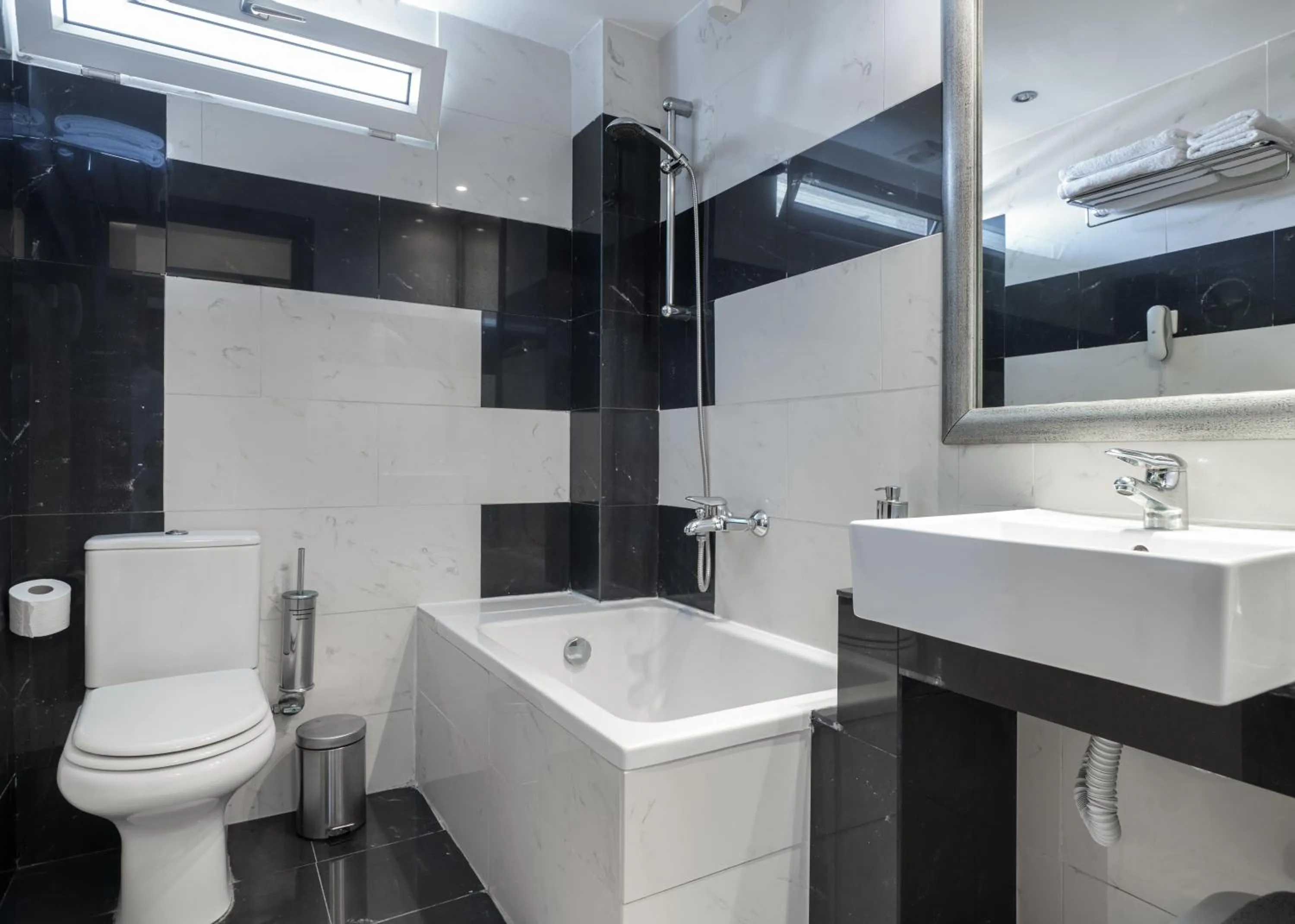 Toilet in Arco Beach Hotel