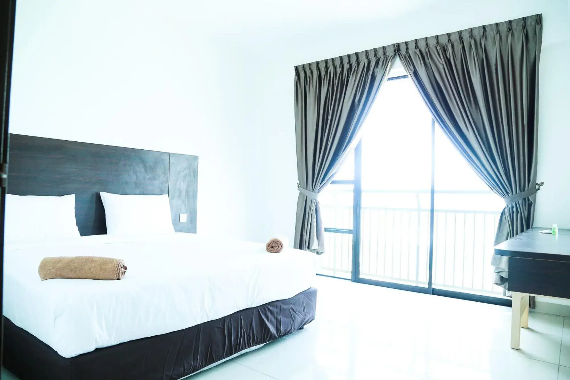 Bed in Marina Heights Resort