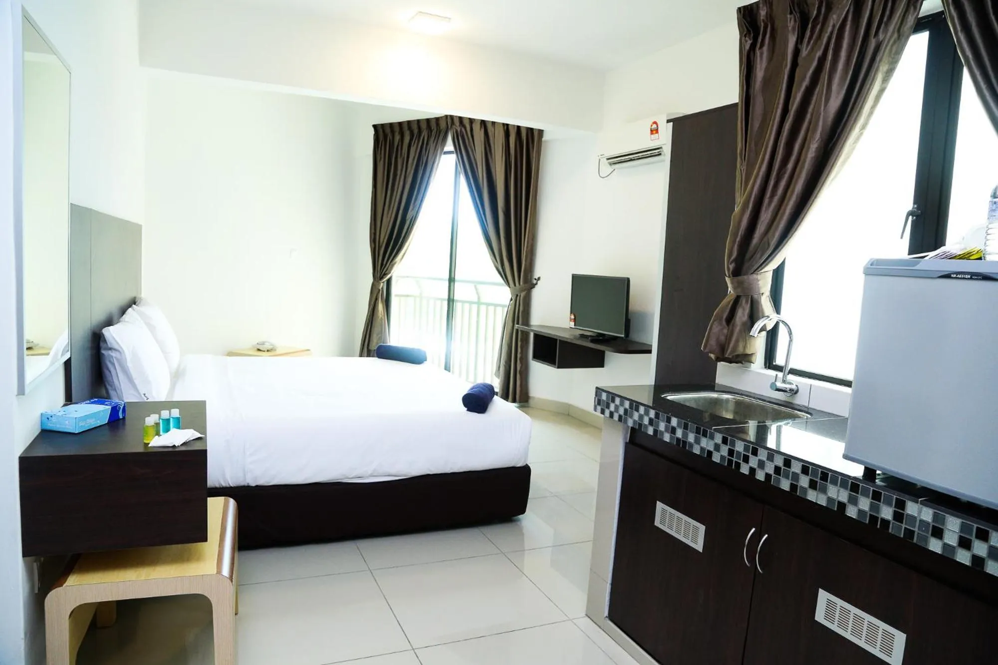 Bed in Marina Heights Resort