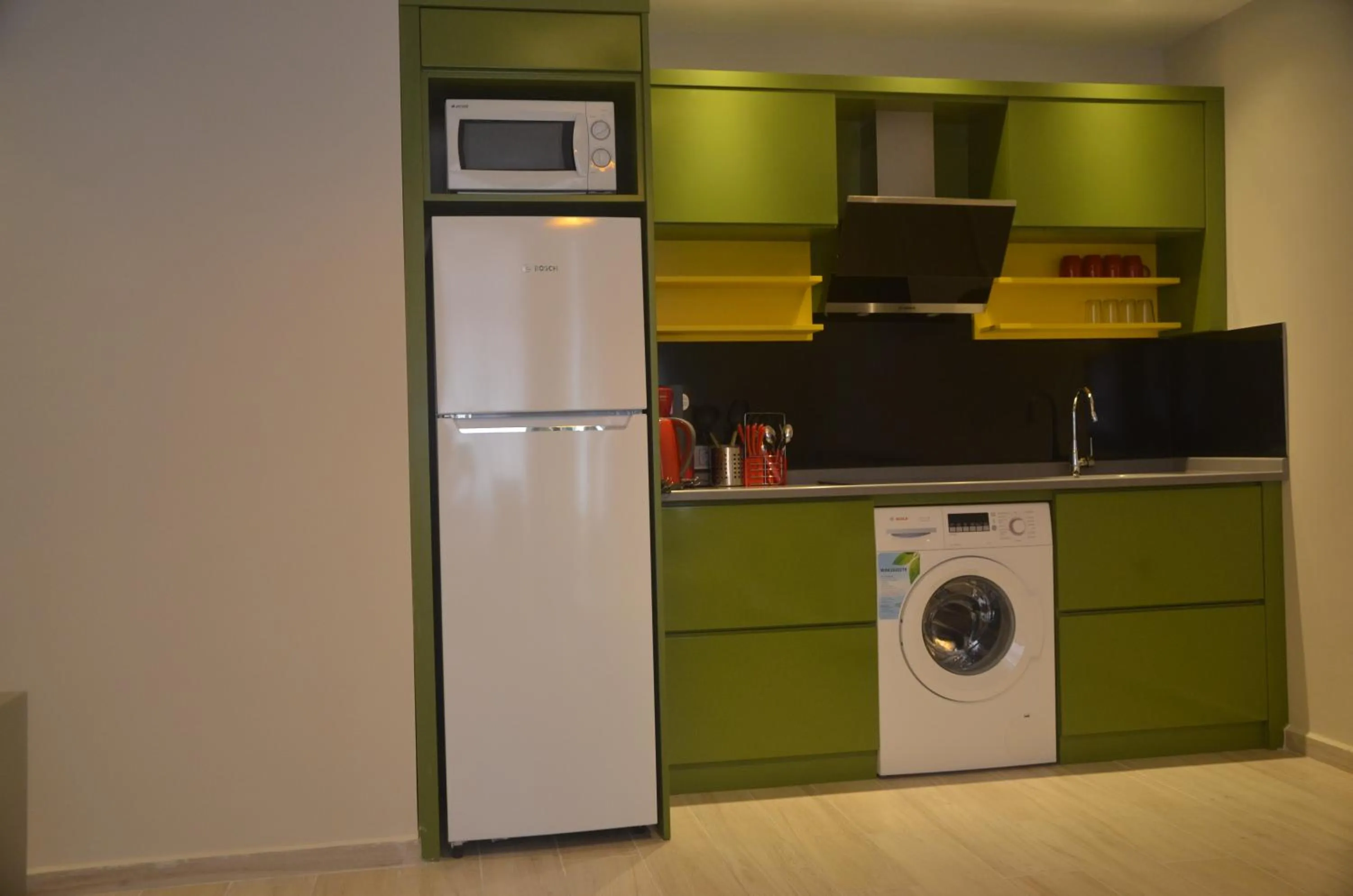 Kitchen or kitchenette in Twin Apart Hotel