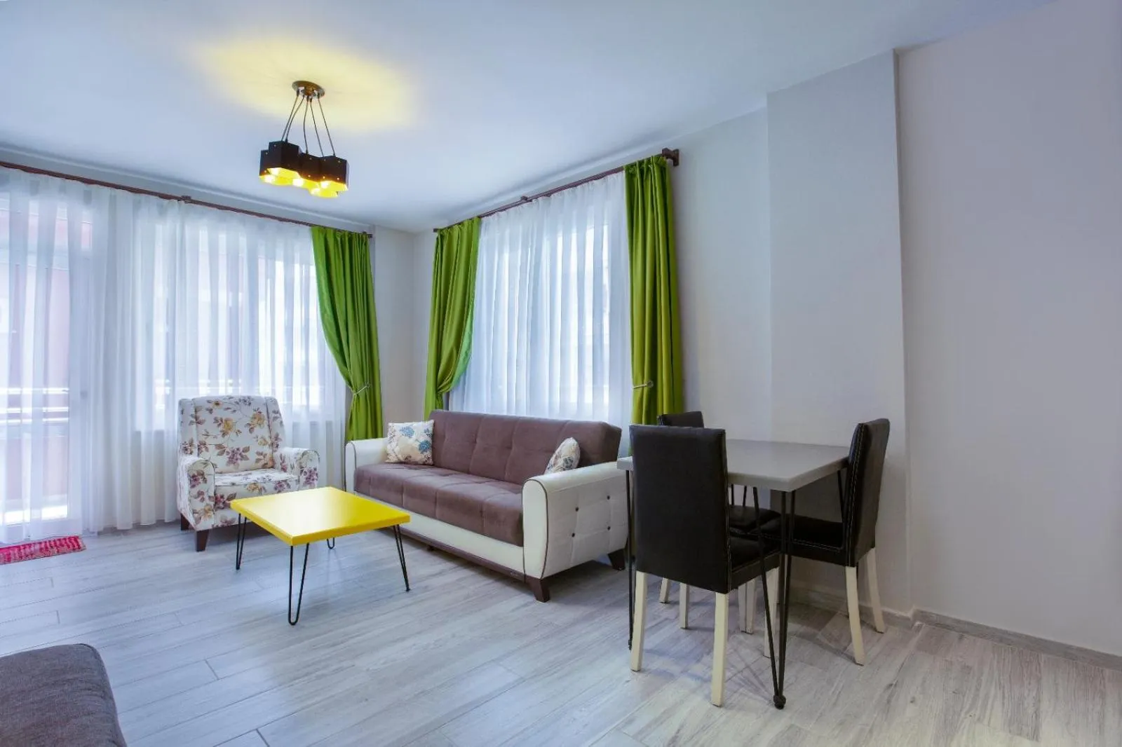 Seating area in Twin Apart Hotel