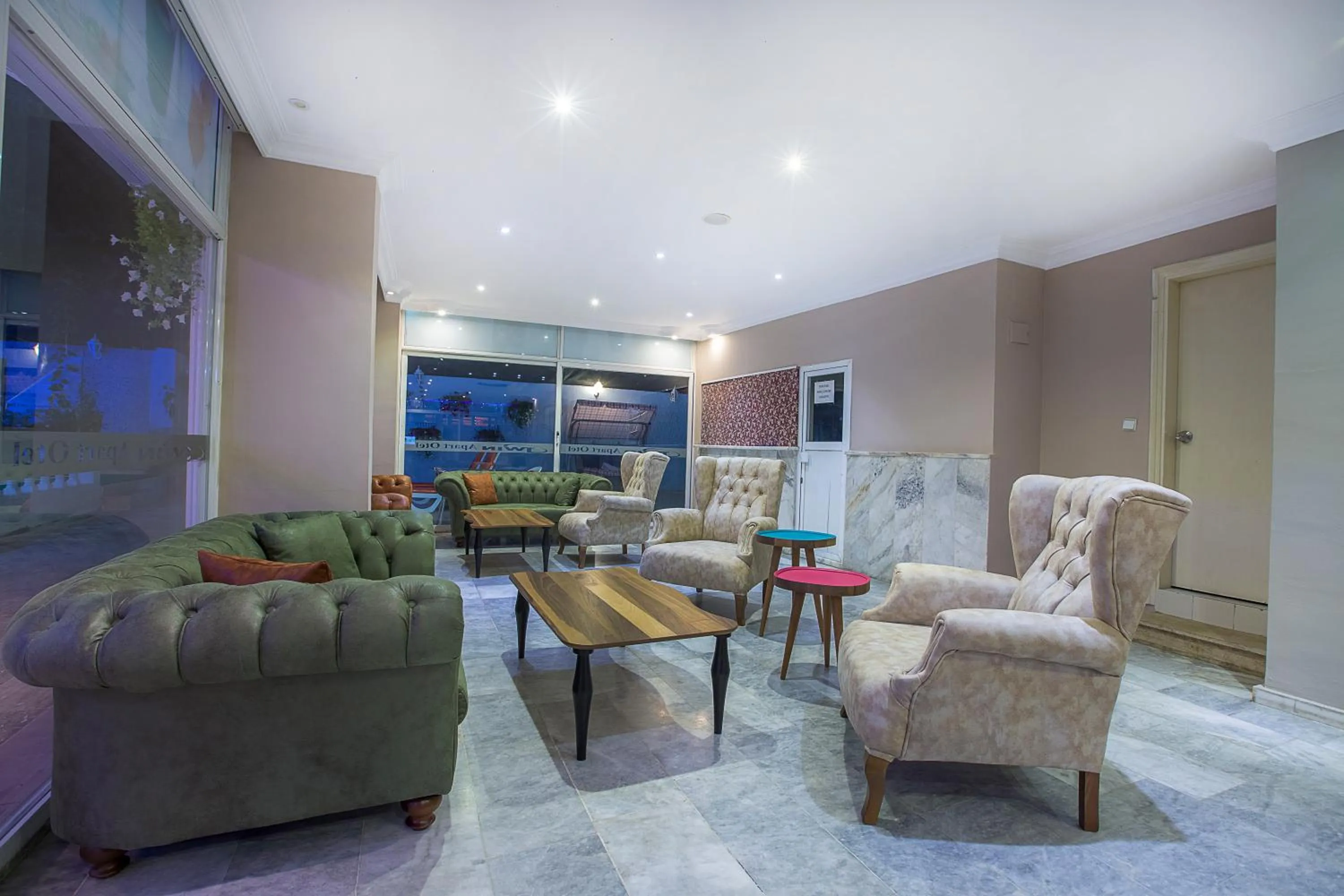 Lobby or reception in Twin Apart Hotel