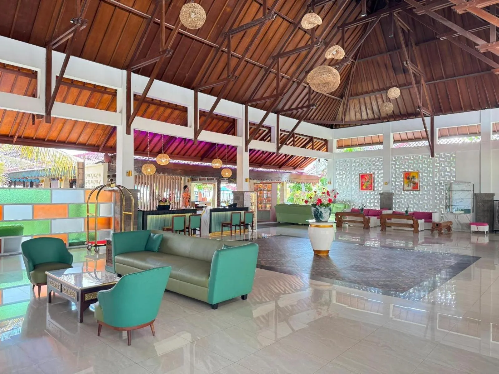 Lobby or reception in Queen of the South Beach Resort