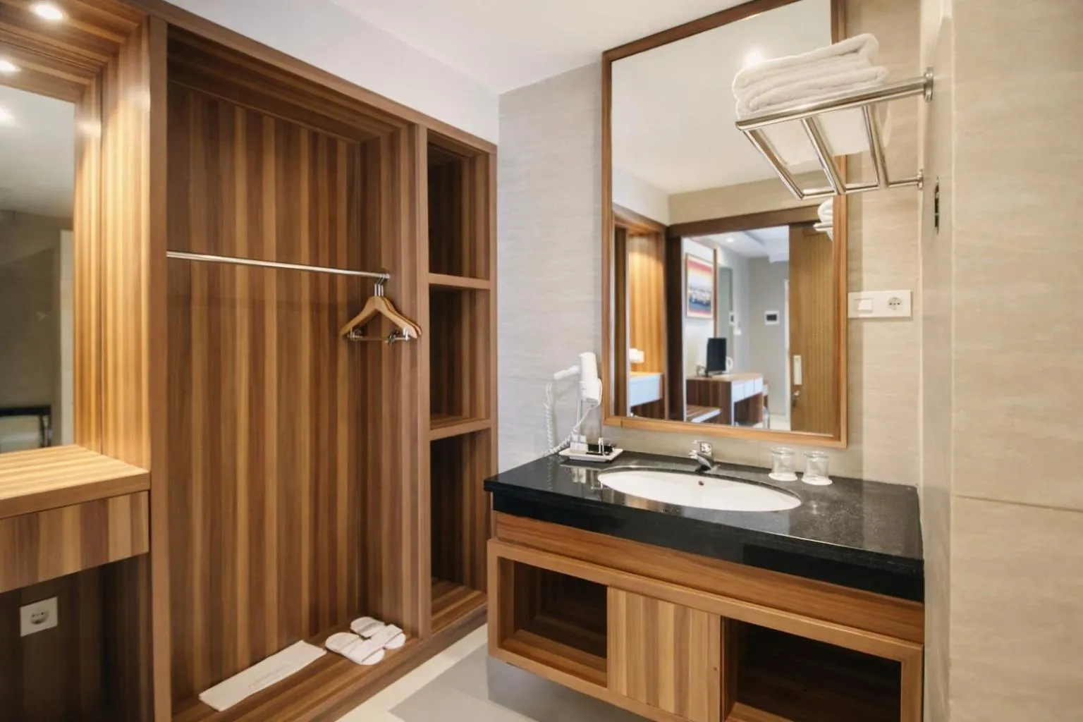 Bathroom in Queen of the South Beach Resort