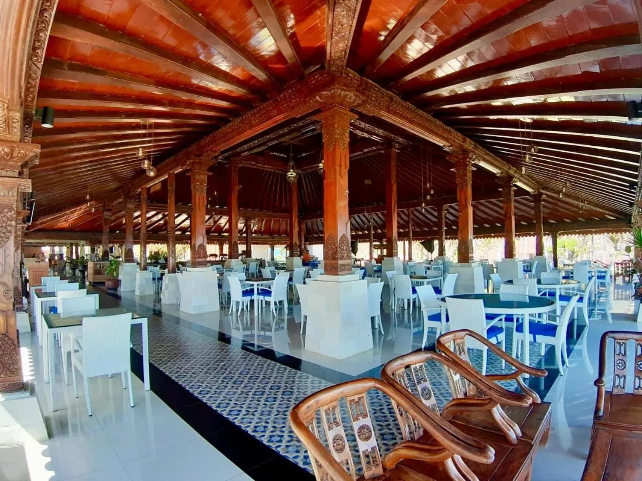 Queen of the South Beach Resort