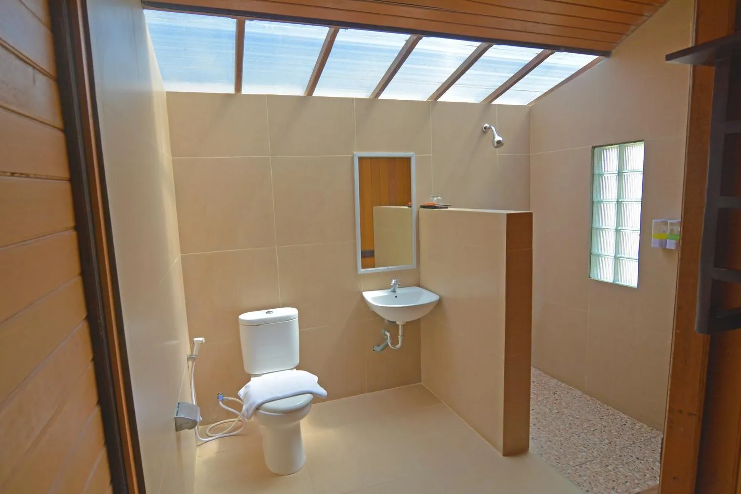 Queen of the South Beach Resort