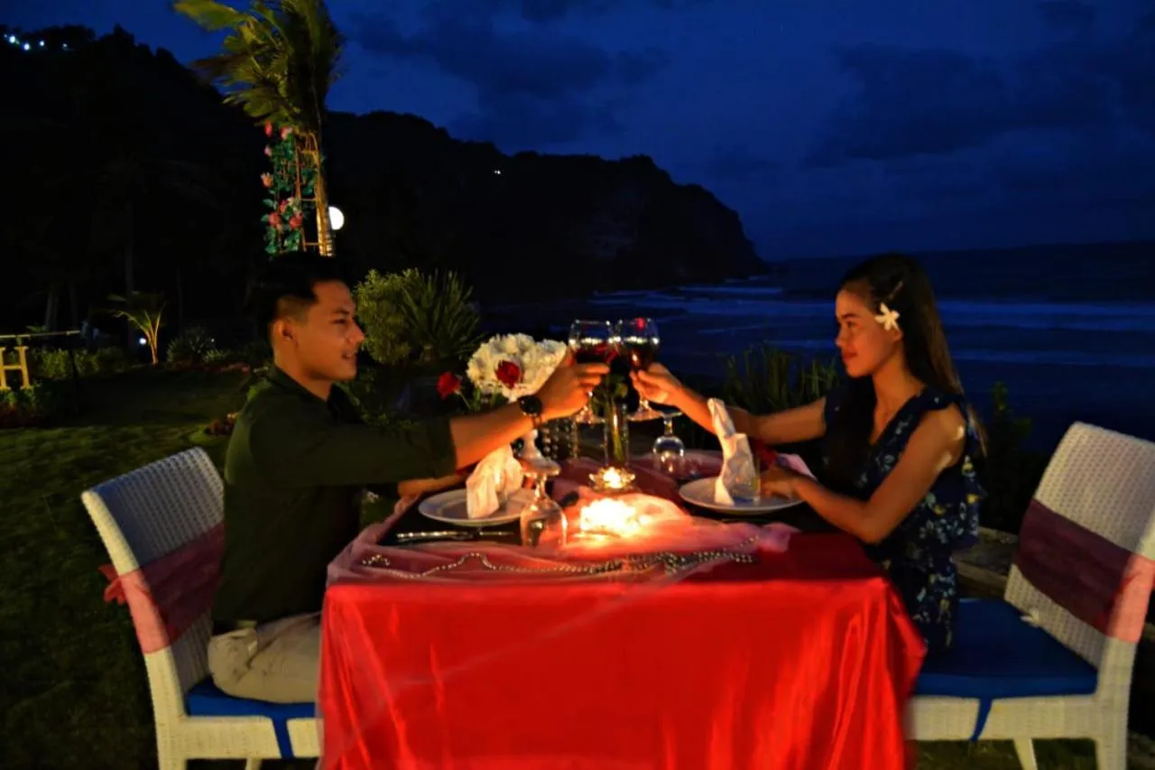 Queen of the South Beach Resort