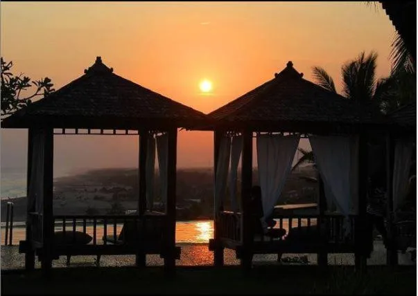 Queen of the South Beach Resort