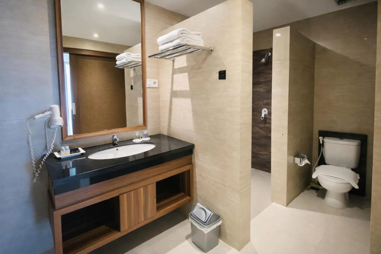 Bathroom in Queen of the South Beach Resort