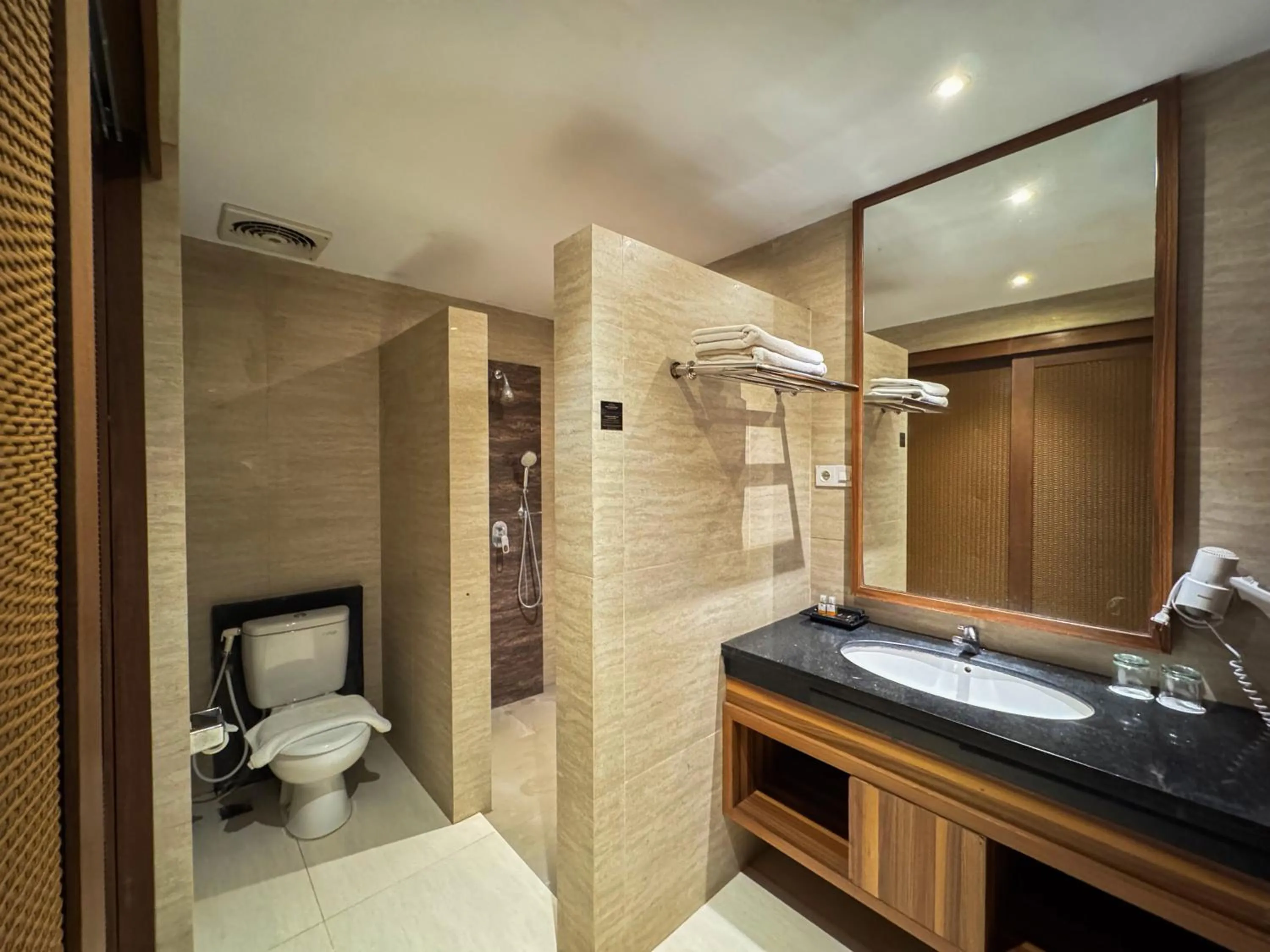 Queen of the South Beach Resort