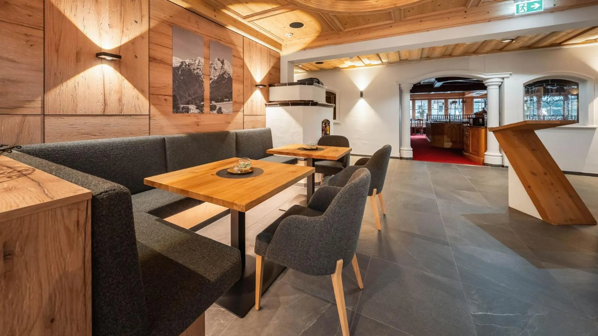 Restaurant/places to eat in Waidringer Hof 4 Sterne Superior