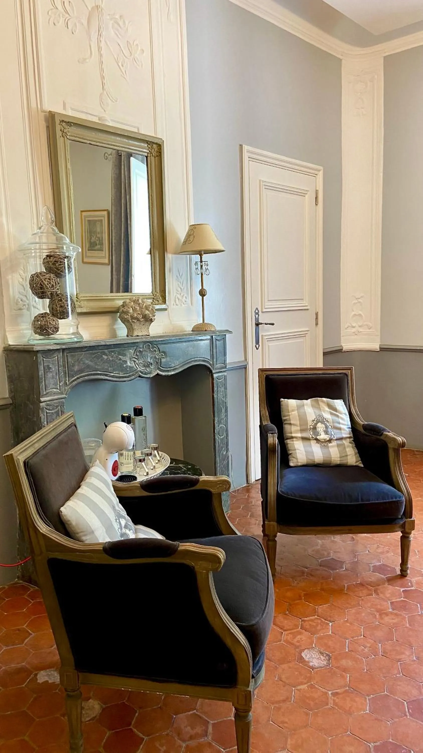 Living room in B&B Maison d'Hôtes - Château de Jouques