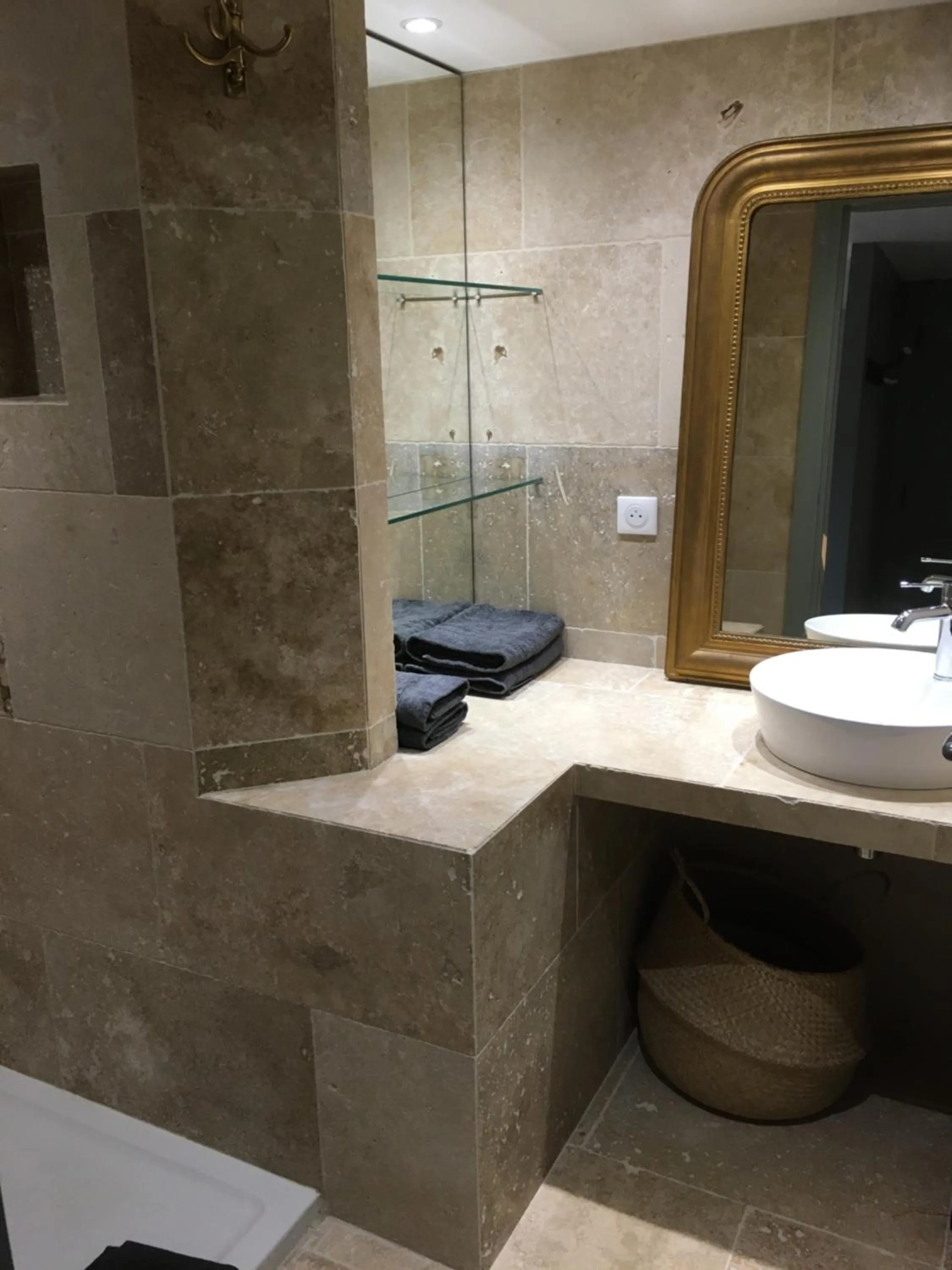 Bathroom in B&B Maison d'Hôtes - Château de Jouques