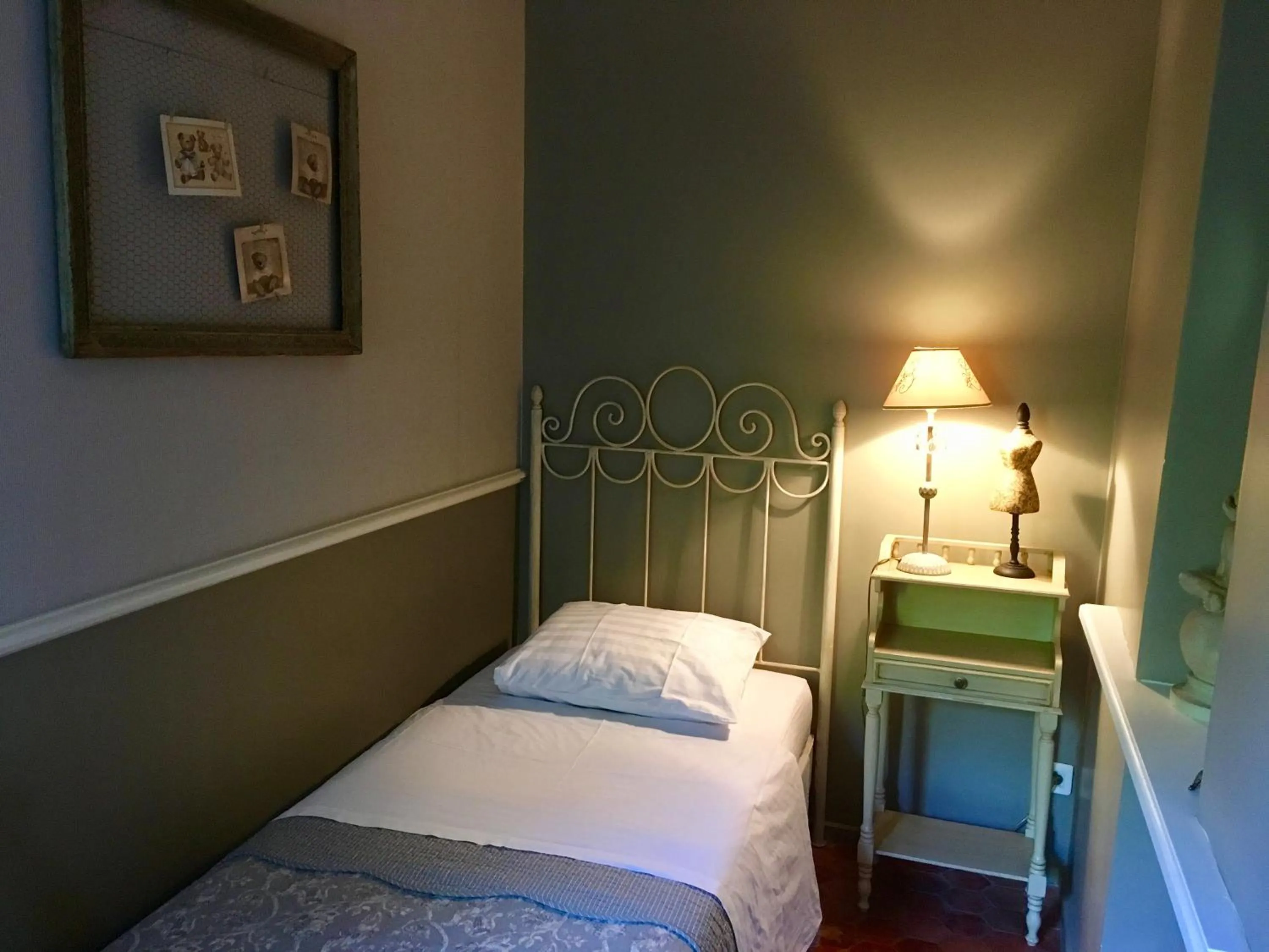 Bed in B&B Maison d'Hôtes - Château de Jouques