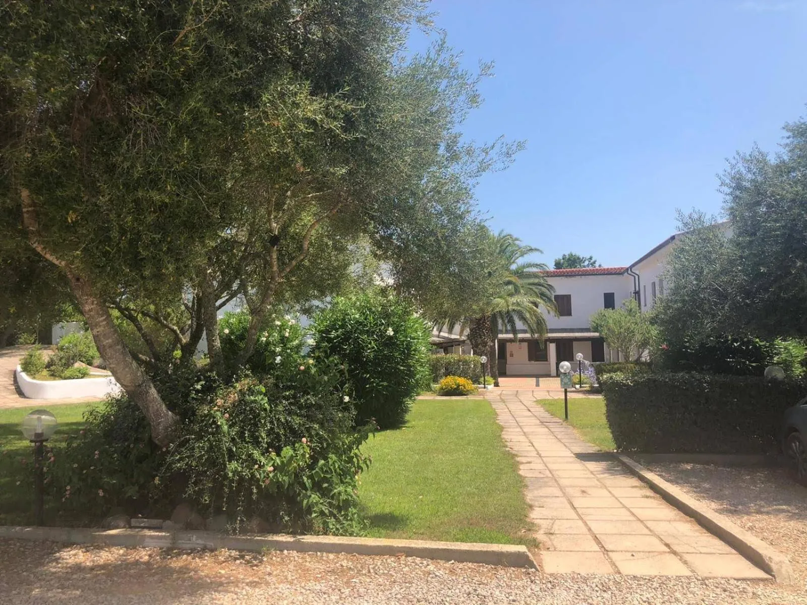 Facade/entrance in White Sand Residence