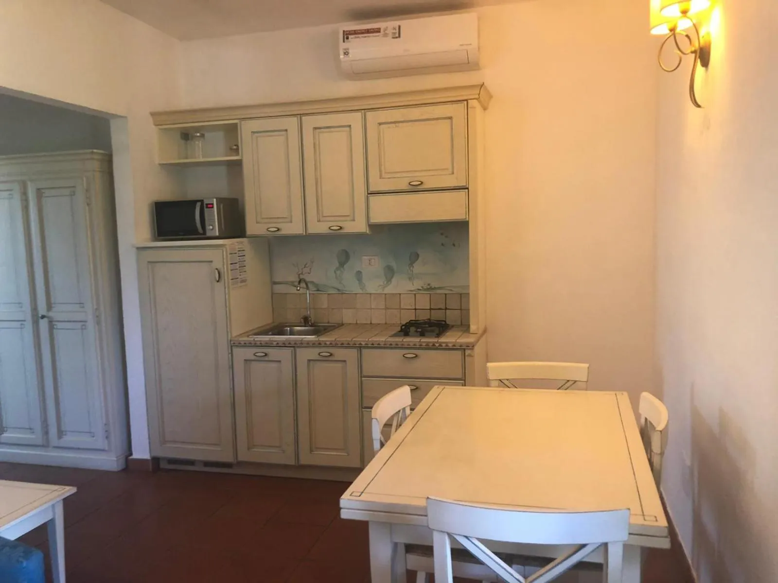 Kitchen or kitchenette in White Sand Residence