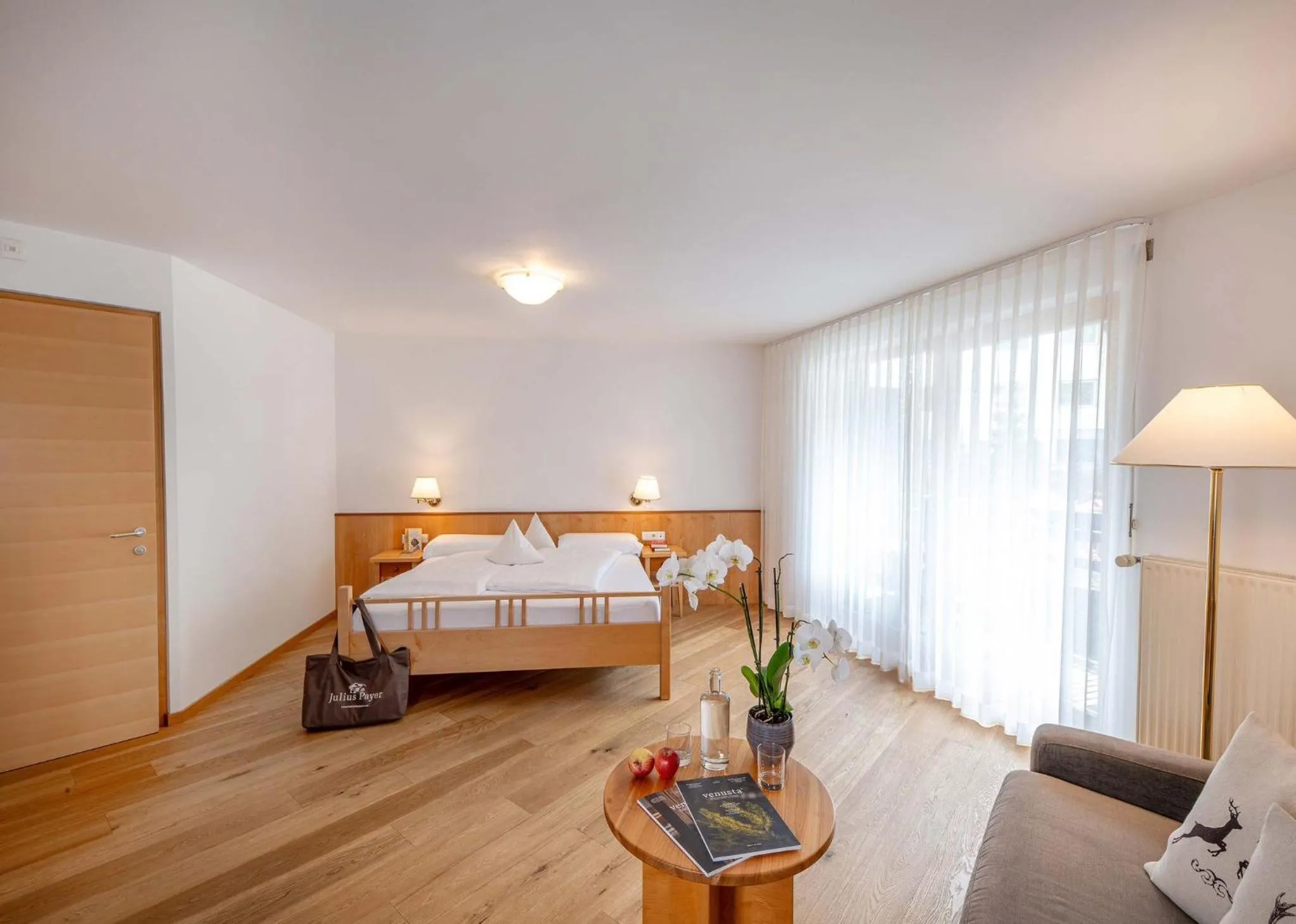 Photo of the whole room in Hotel Julius Payer