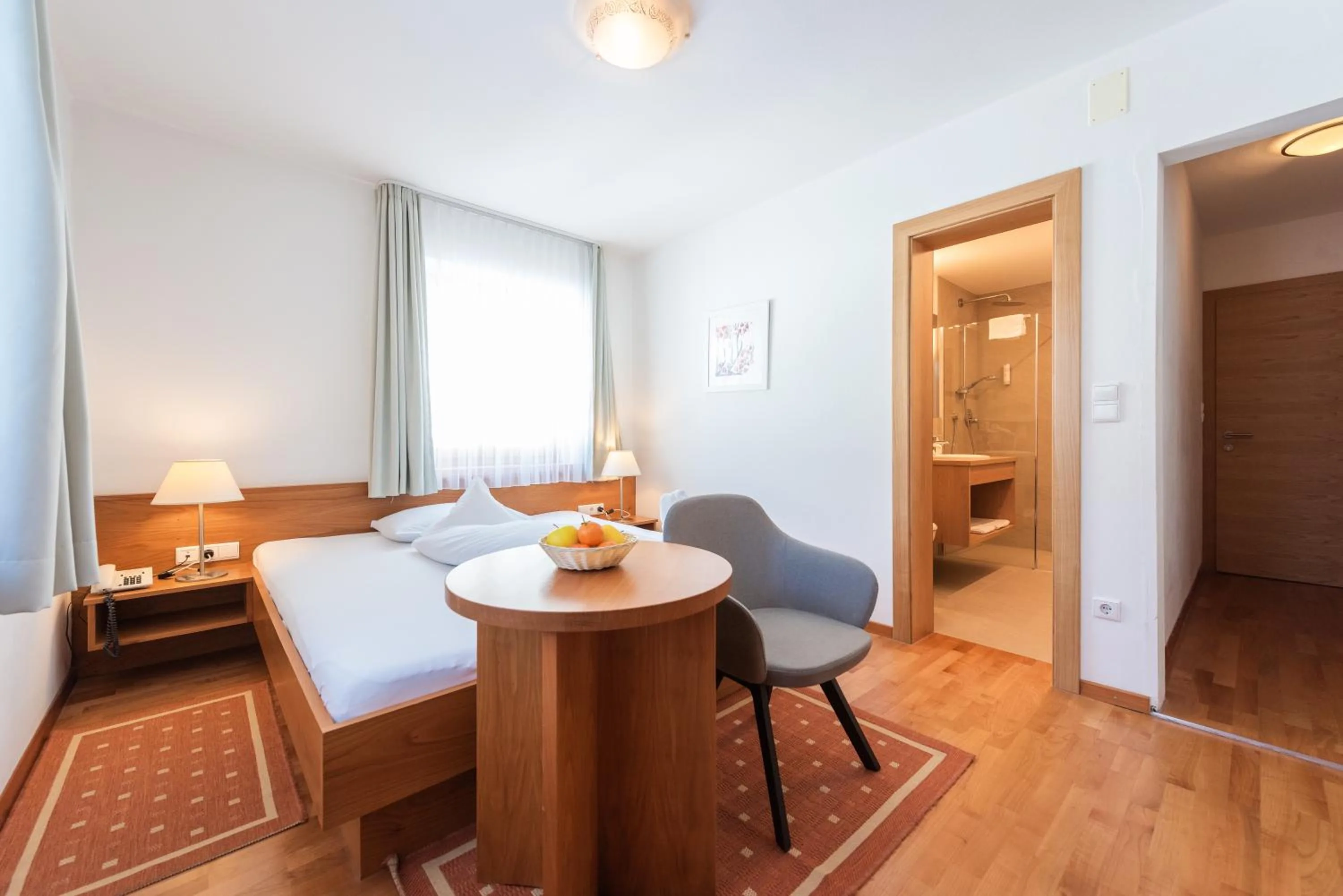 Photo of the whole room in Hotel Julius Payer