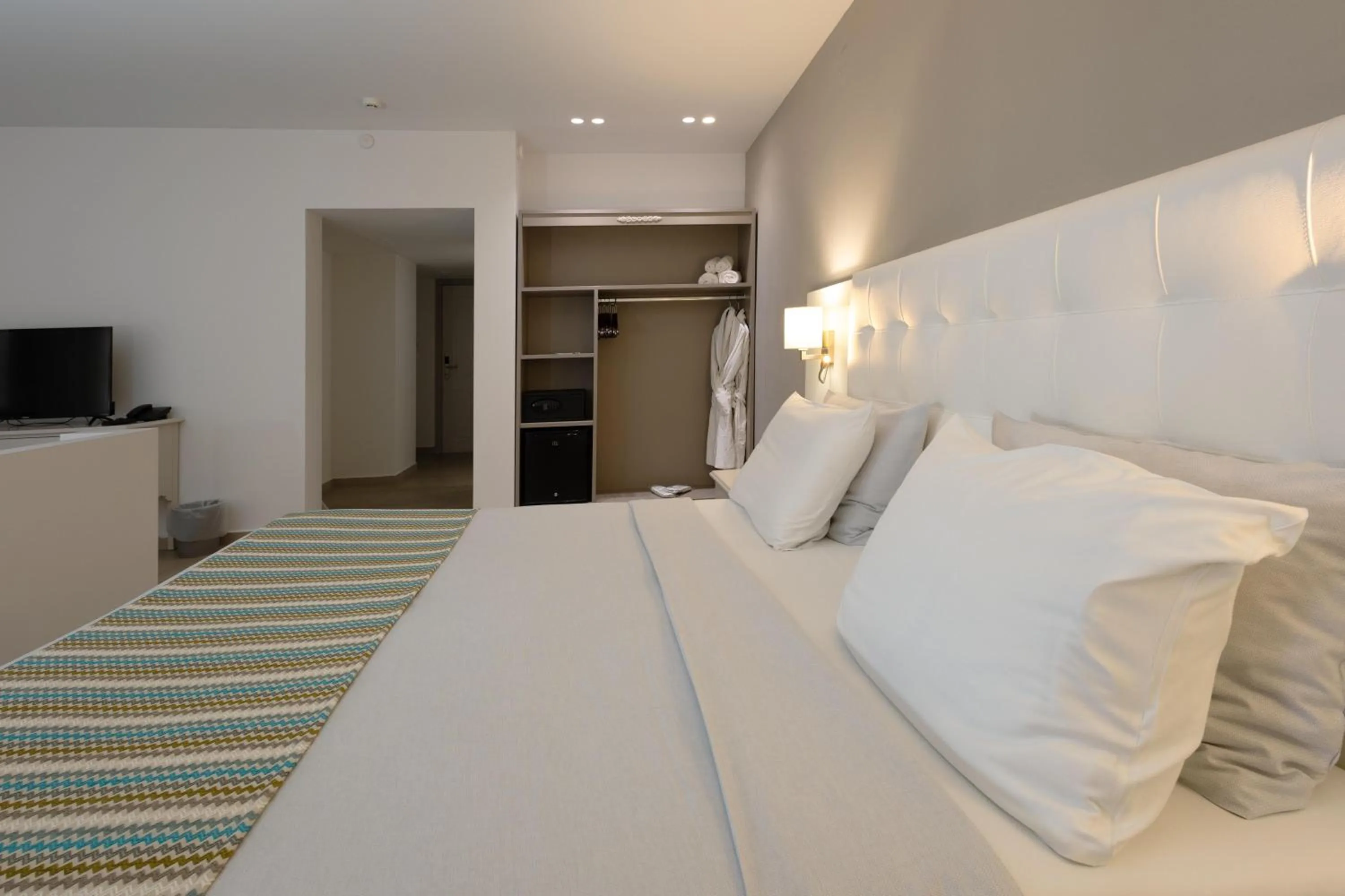 Photo of the whole room, Bed in Dore Boutique Hotel