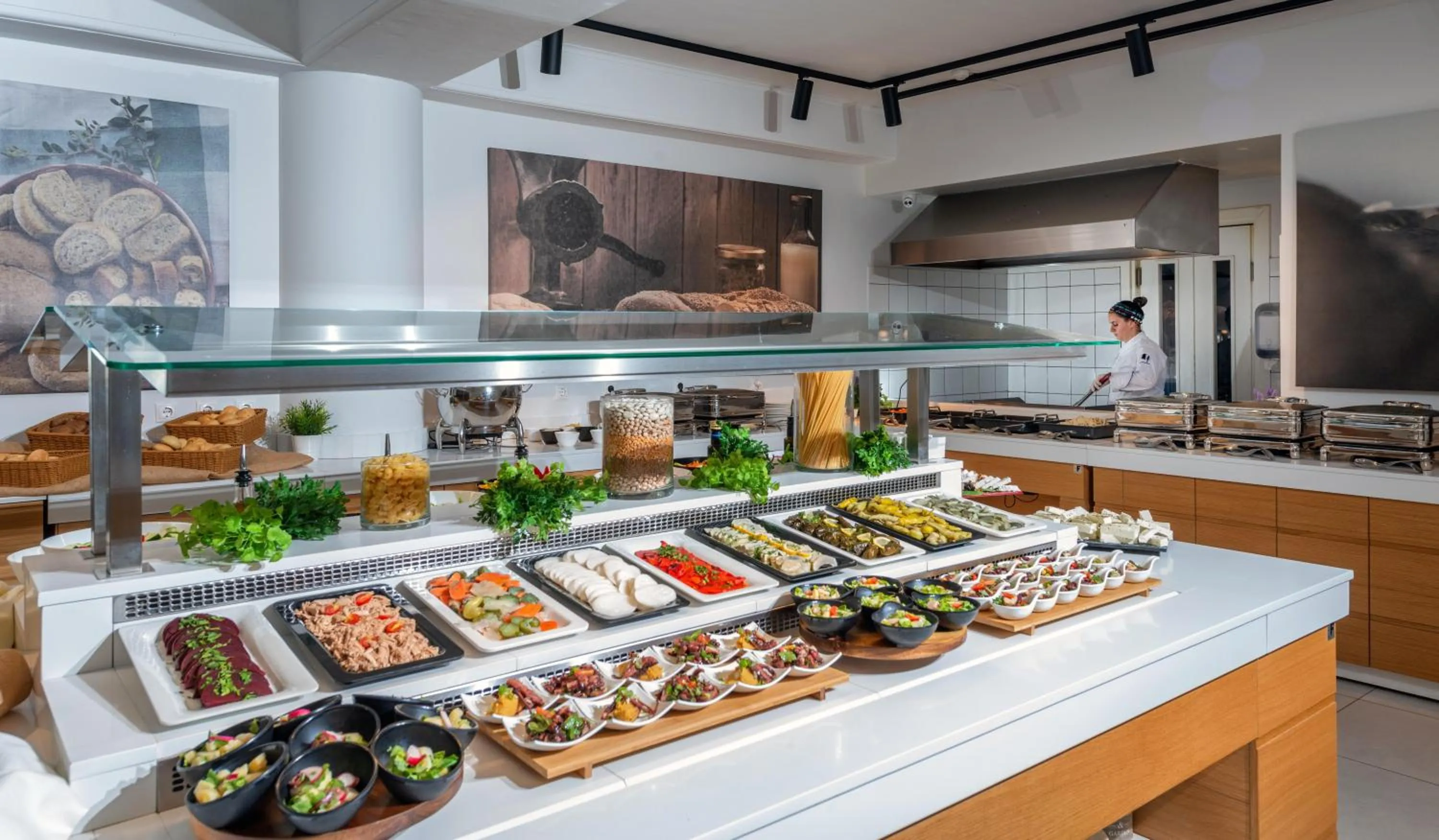 Restaurant/places to eat in Dore Boutique Hotel