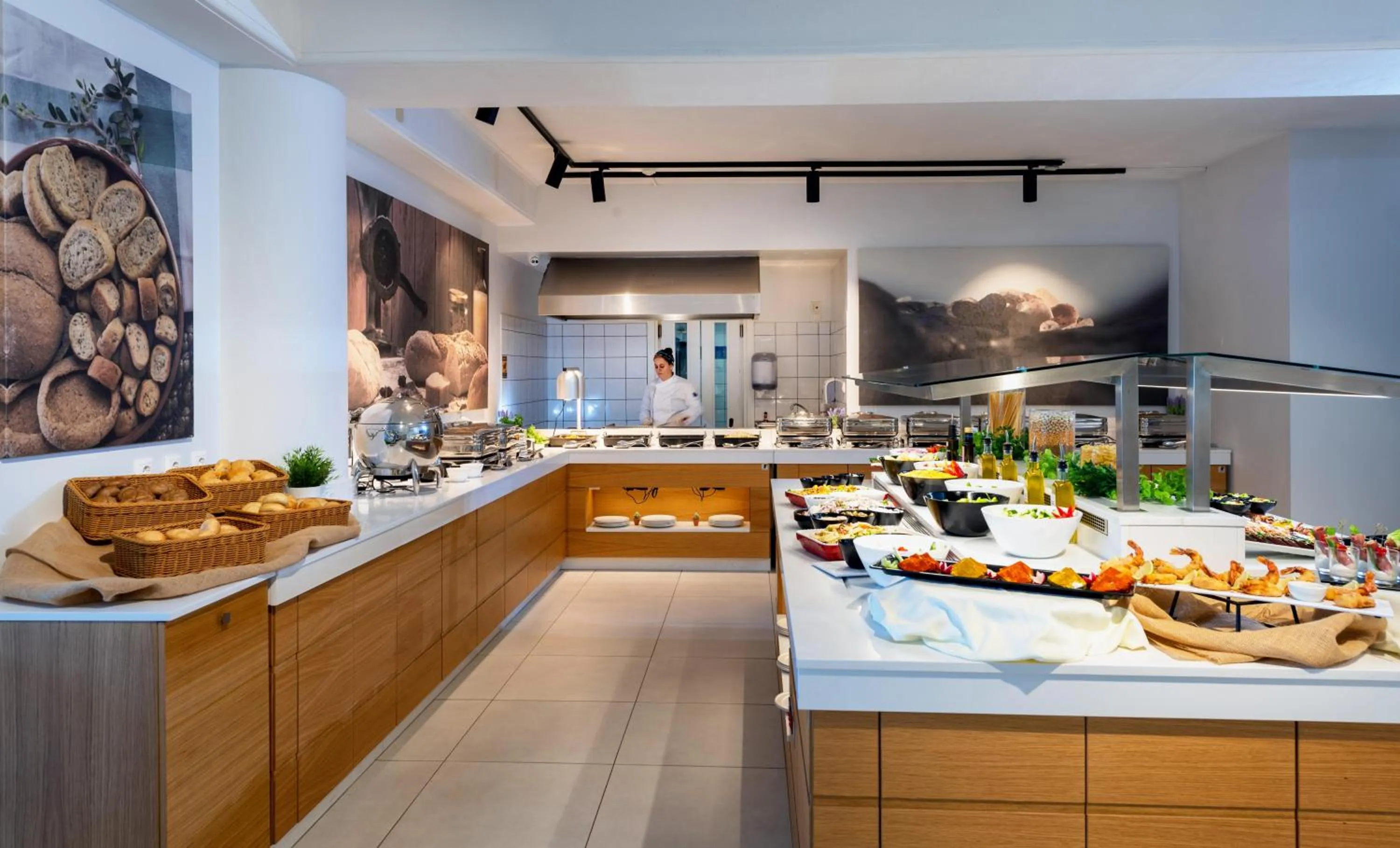 Restaurant/places to eat in Dore Boutique Hotel