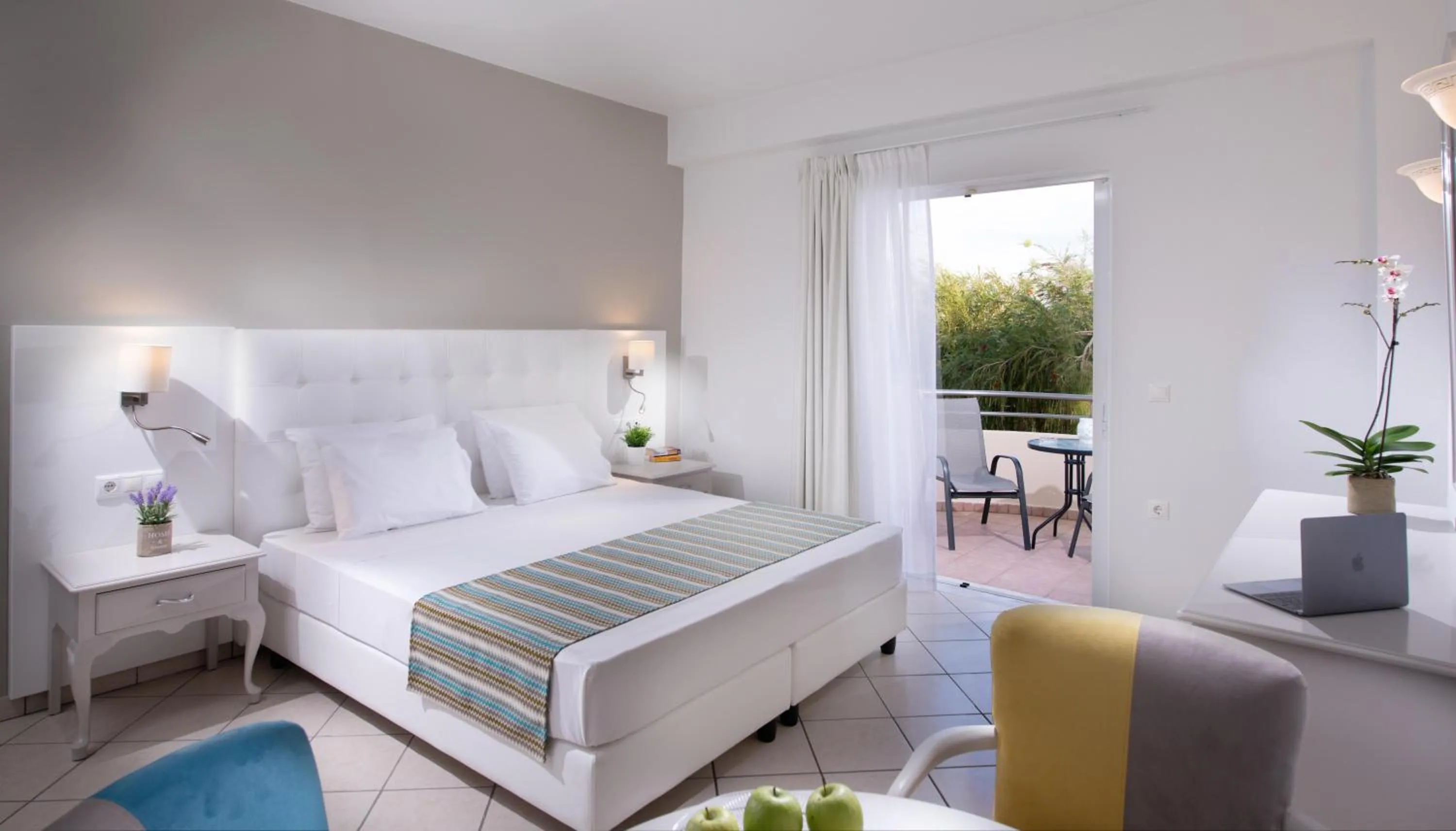 Photo of the whole room, Bed in Dore Boutique Hotel