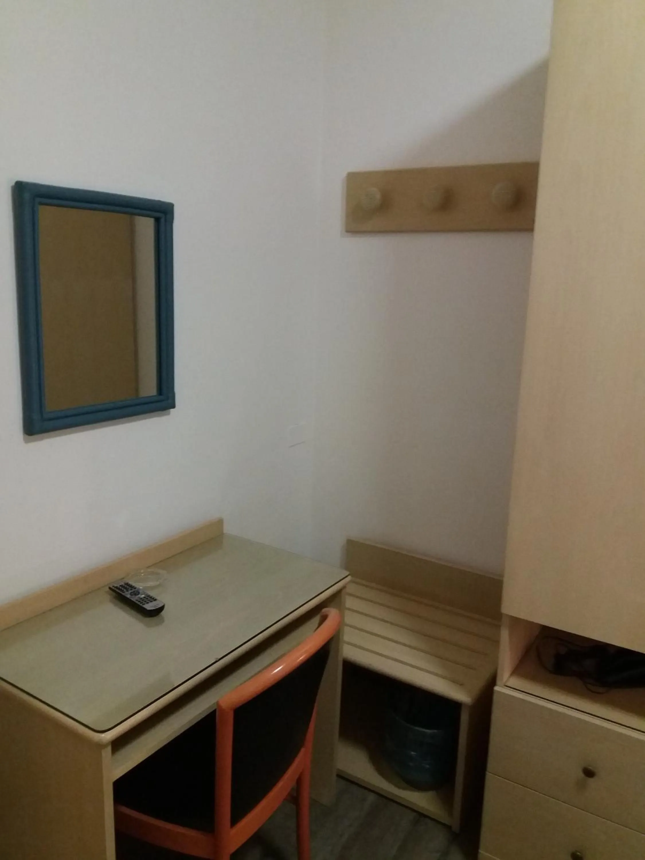 Photo of the whole room in Hotel Christian