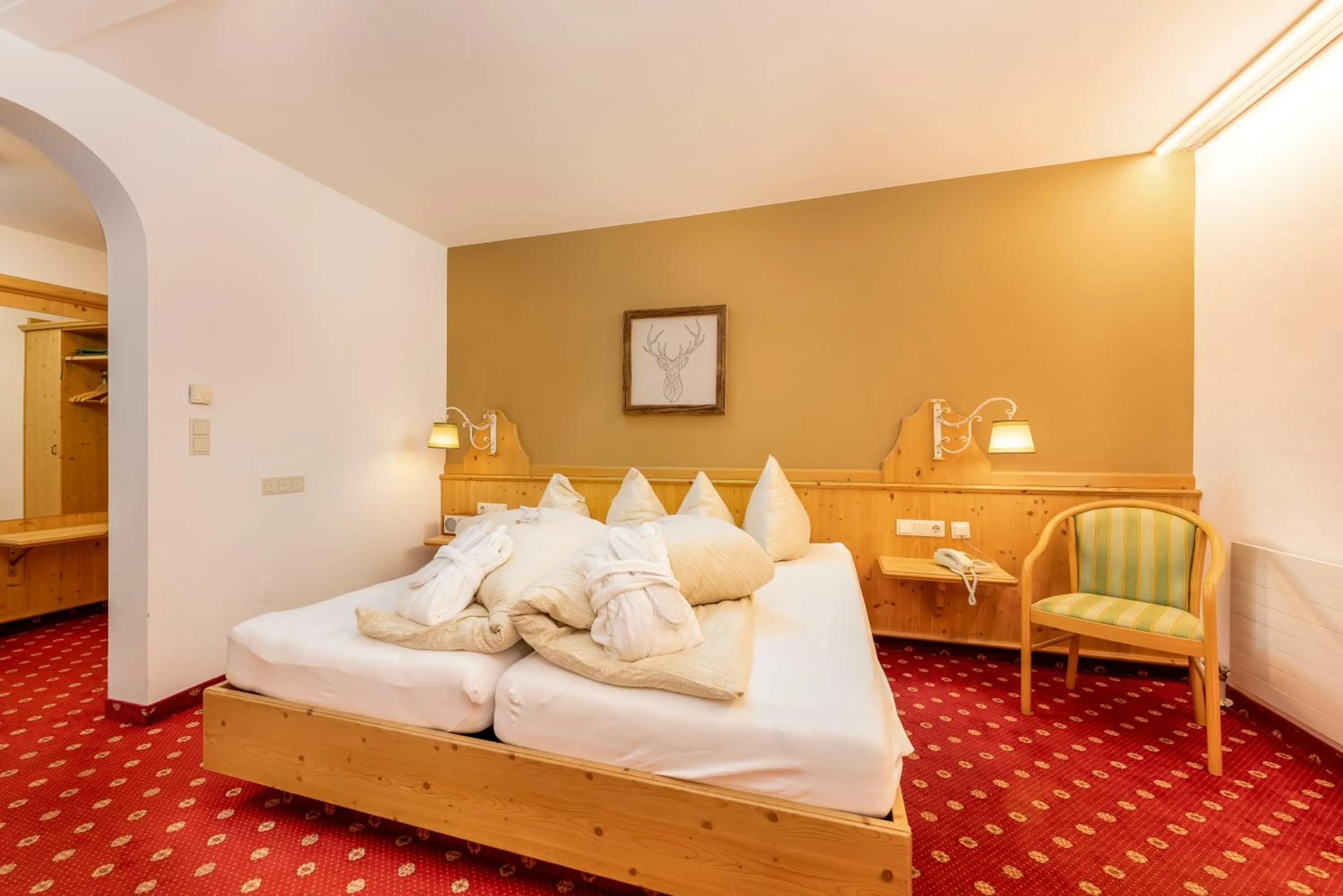 Photo of the whole room, Bed in Alpen Wohlfühlhotel Dörflwirt