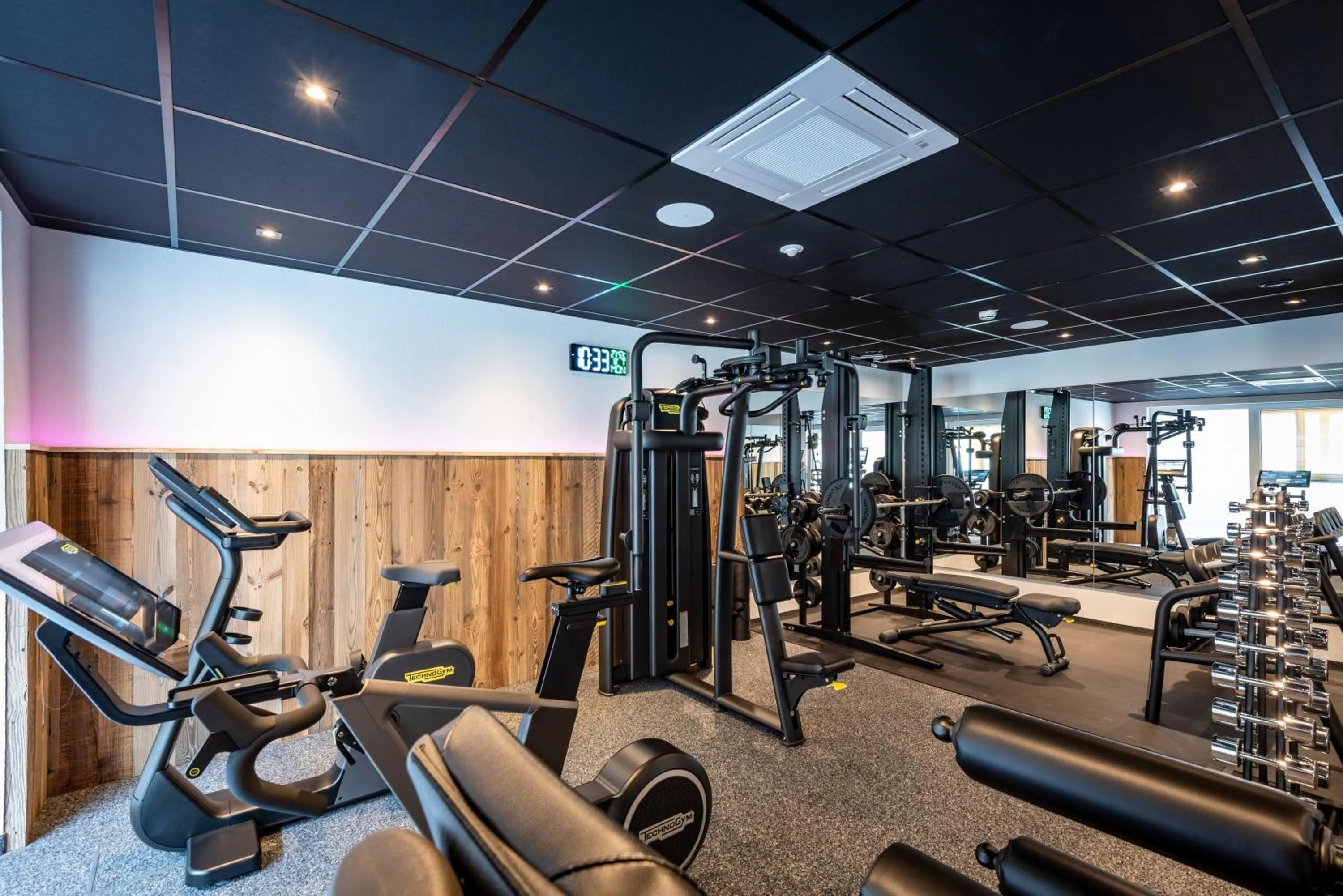 Fitness centre/facilities in Alpenhof Hotel Garni Suprême