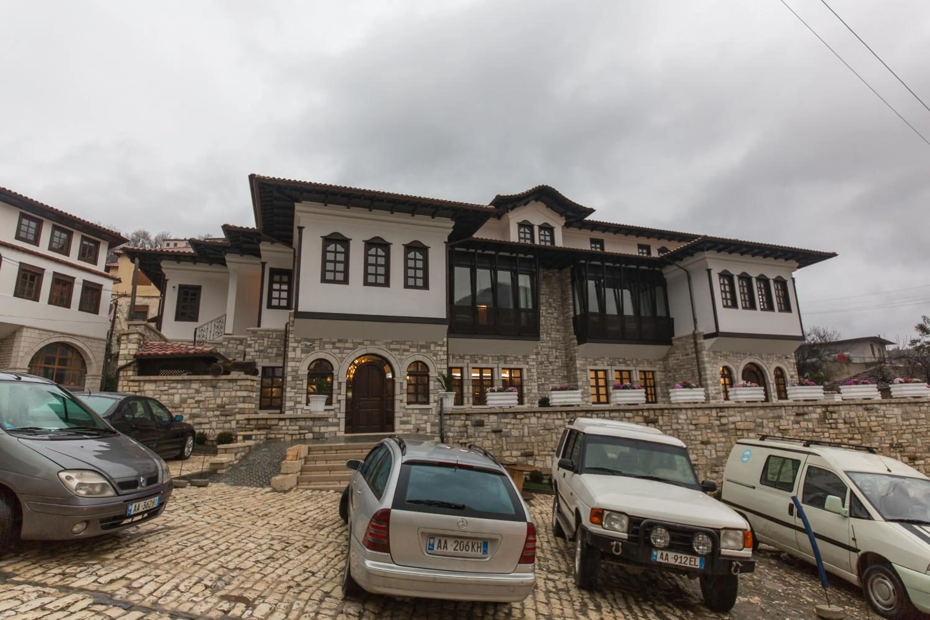 Facade/entrance in Hotel Onufri