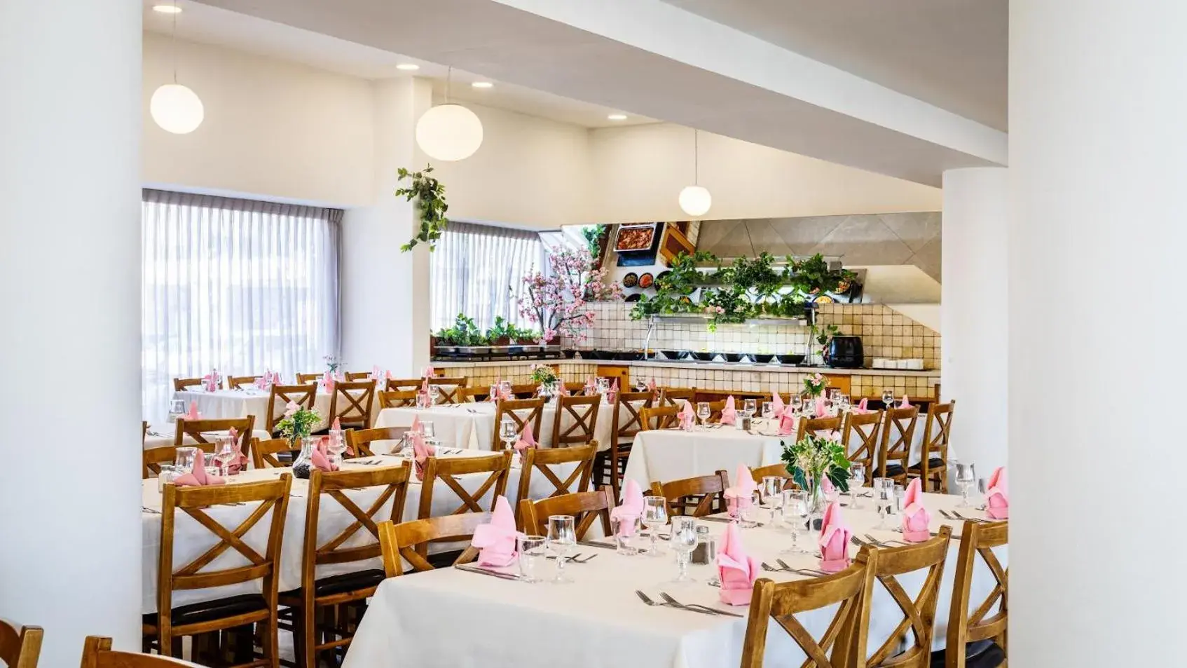 Restaurant/places to eat in Inbar Hotel Restaurant/places to eat in Inbar Hotel