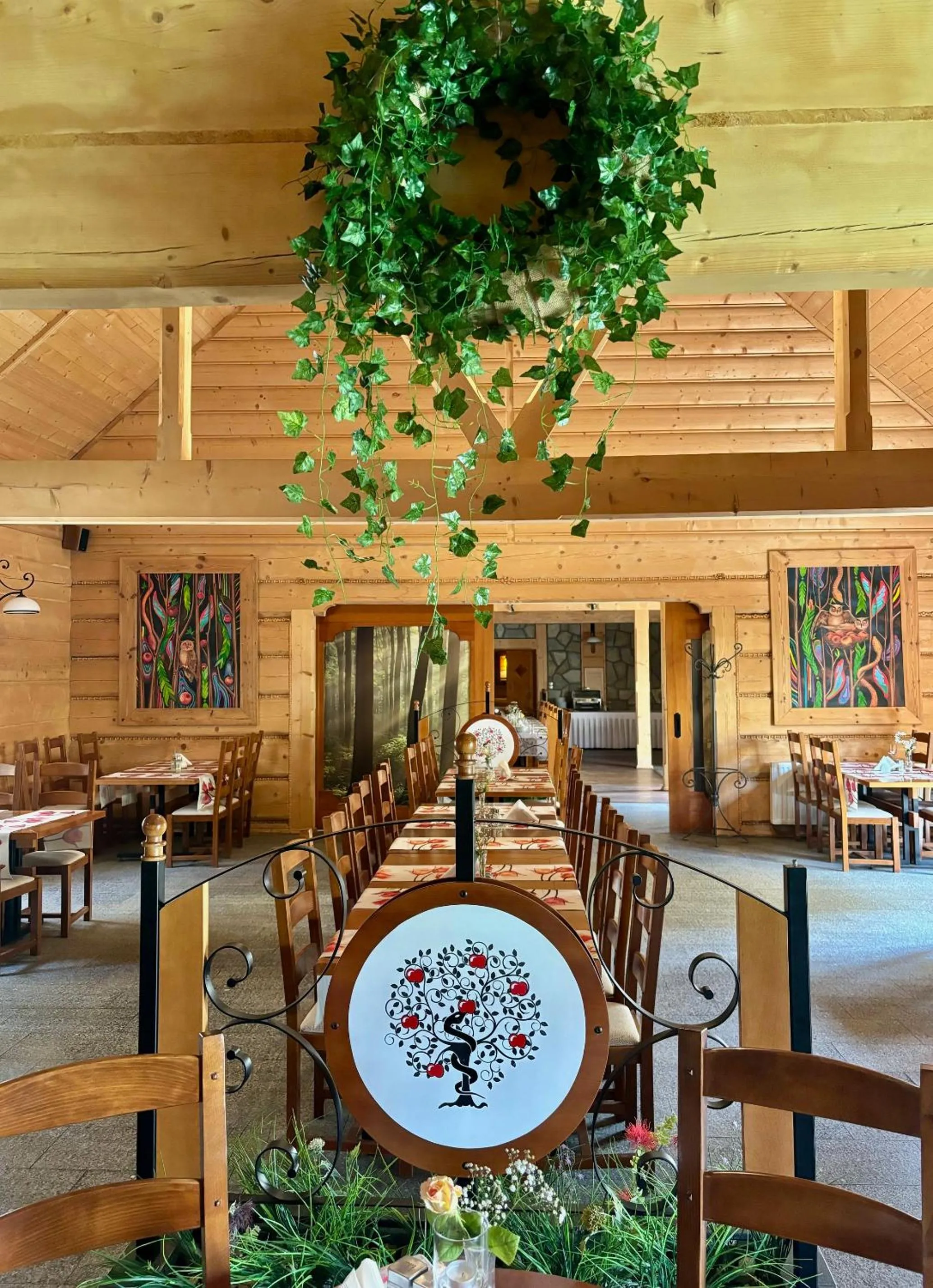 Restaurant/places to eat in Hotel 365