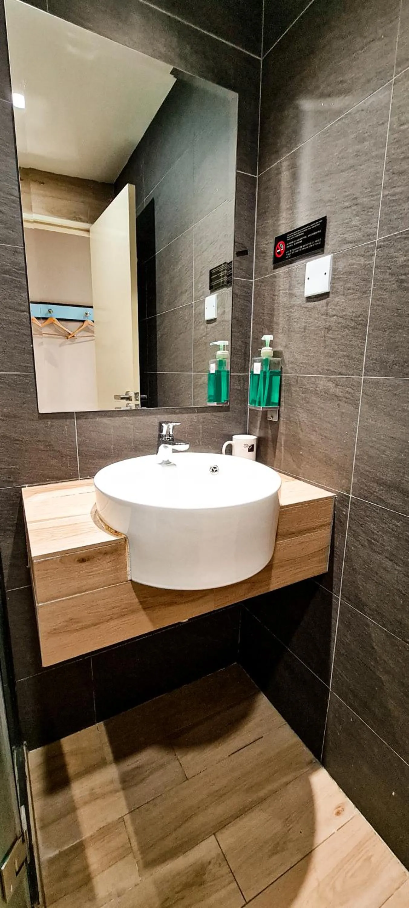 Toilet in Qlio Hotel