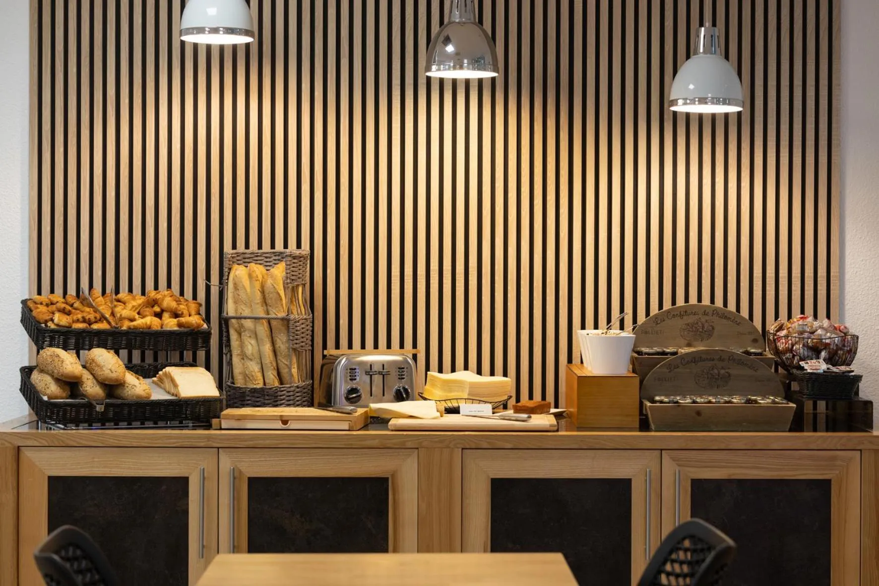 Breakfast in Logis Hotel Restaurant SPA Les Oliviers