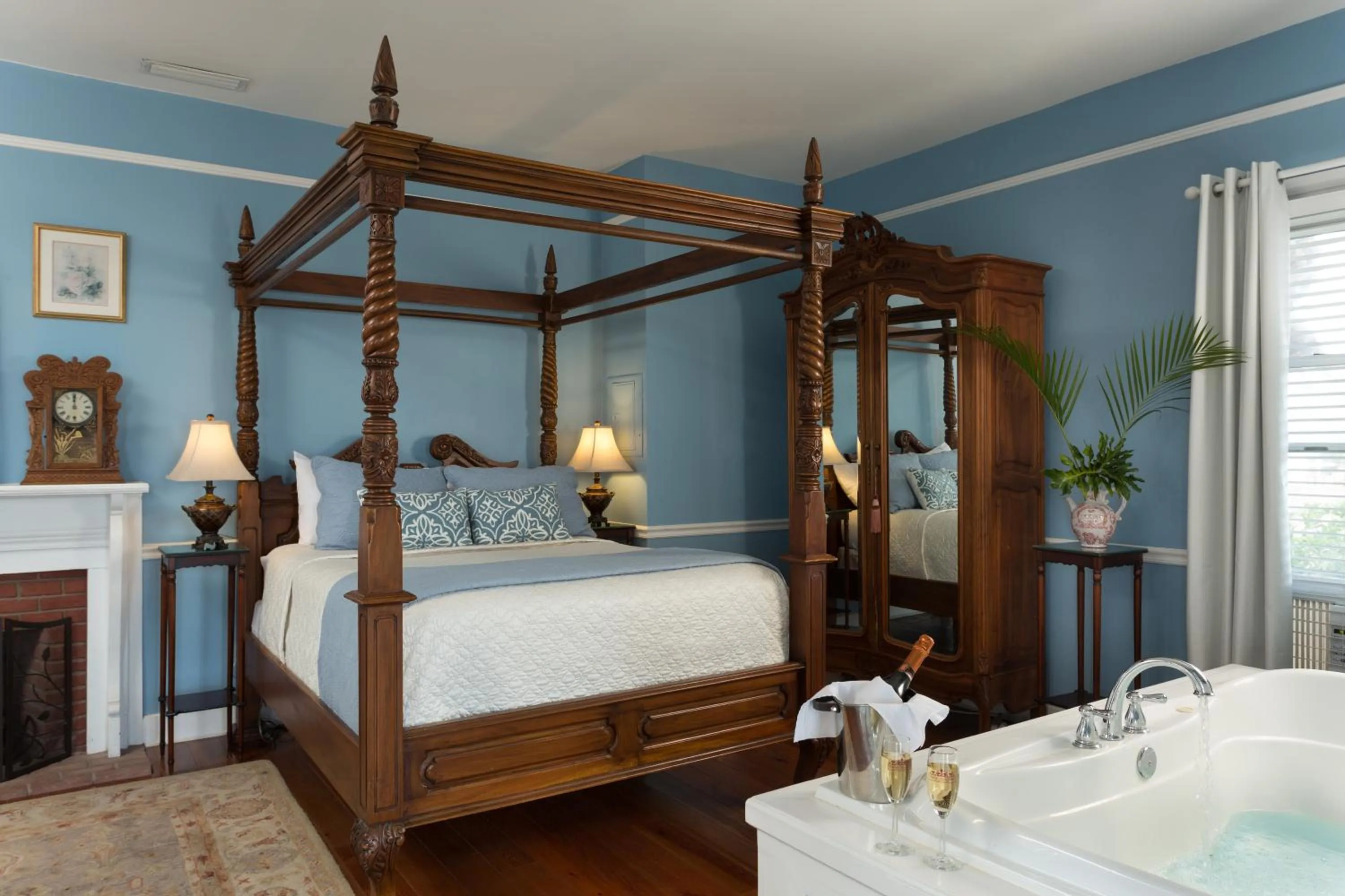 Bed in Bayfront Marin House