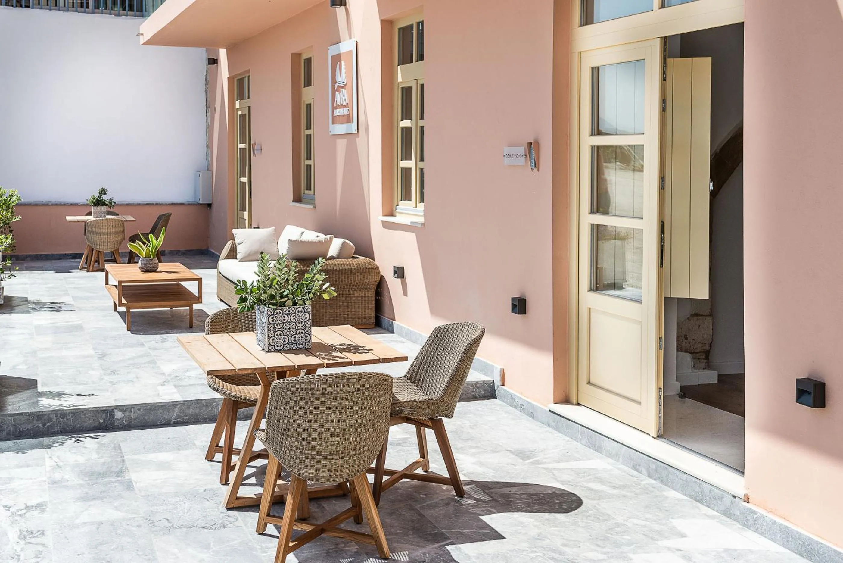 Facade/entrance in Avra Apartments Kolymbari Harbour