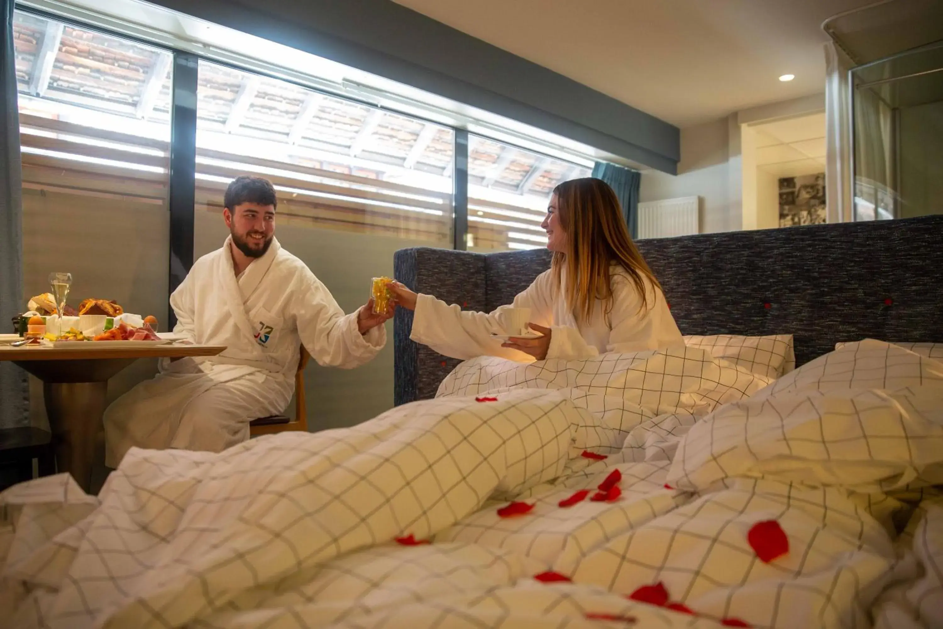 Bedroom, Bed in Hôtel et Spa La Villa K - Basel Airport Bedroom, Bed in Hôtel et Spa La Villa K - Basel Airport