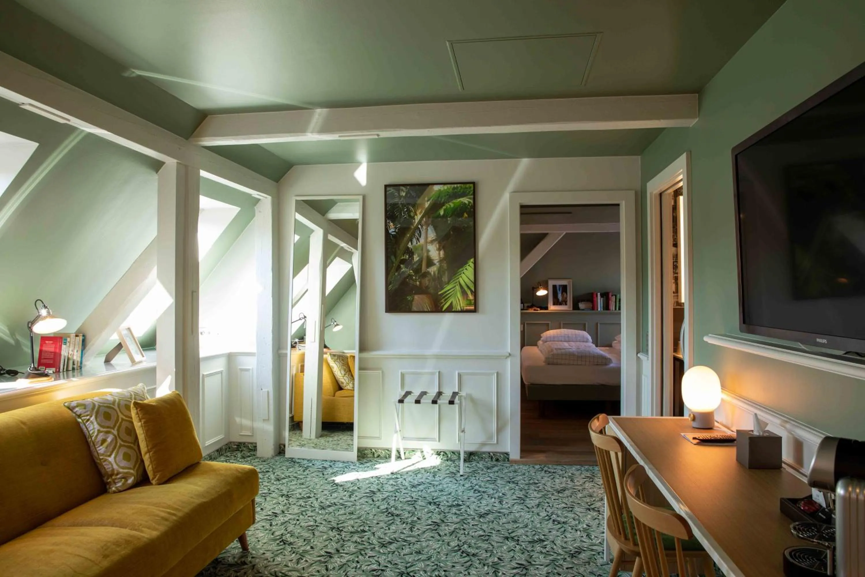 Living room, Bed in Hôtel et Spa La Villa K - Basel Airport