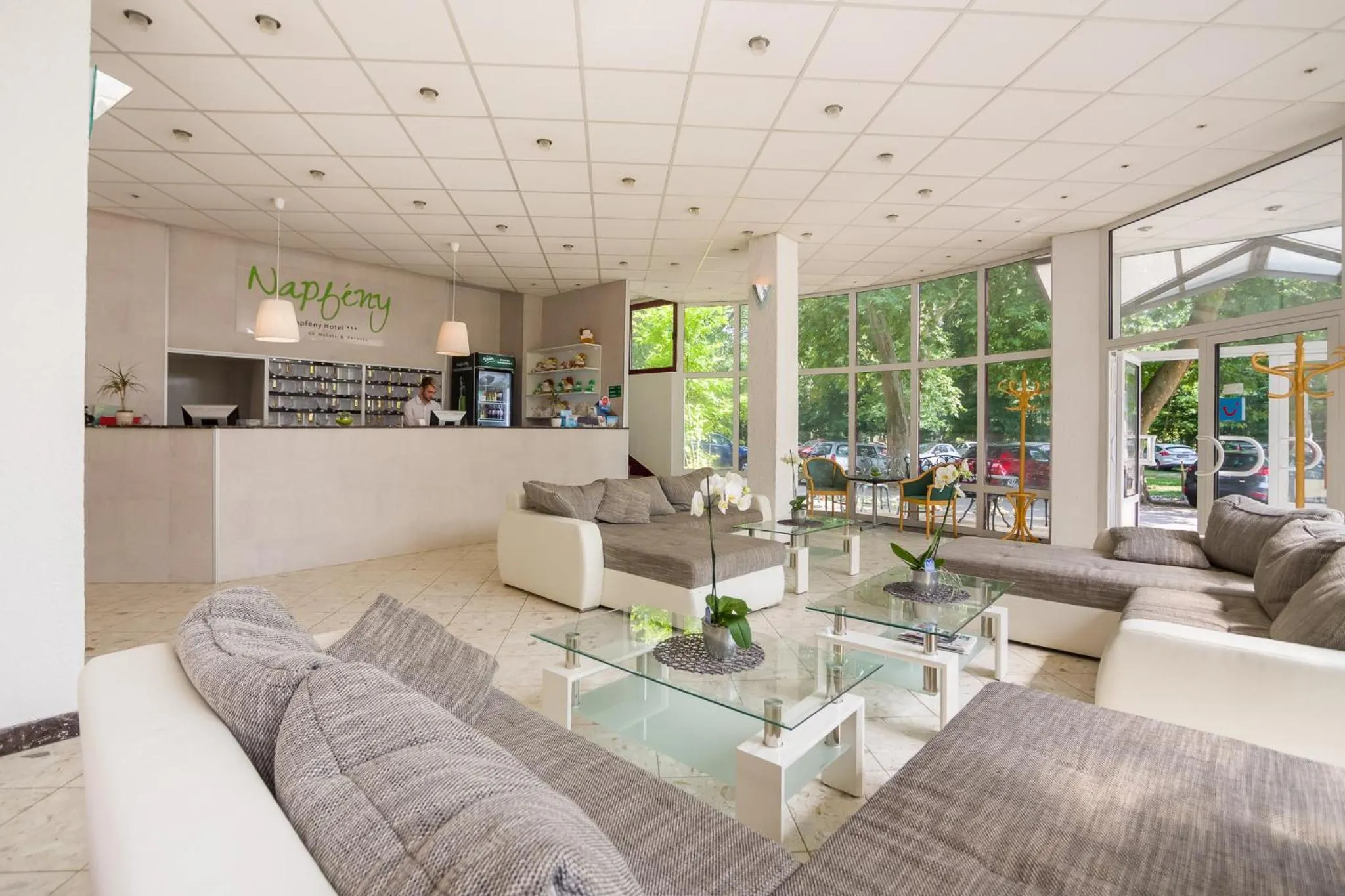 Lobby or reception in CE Napfény Hotel