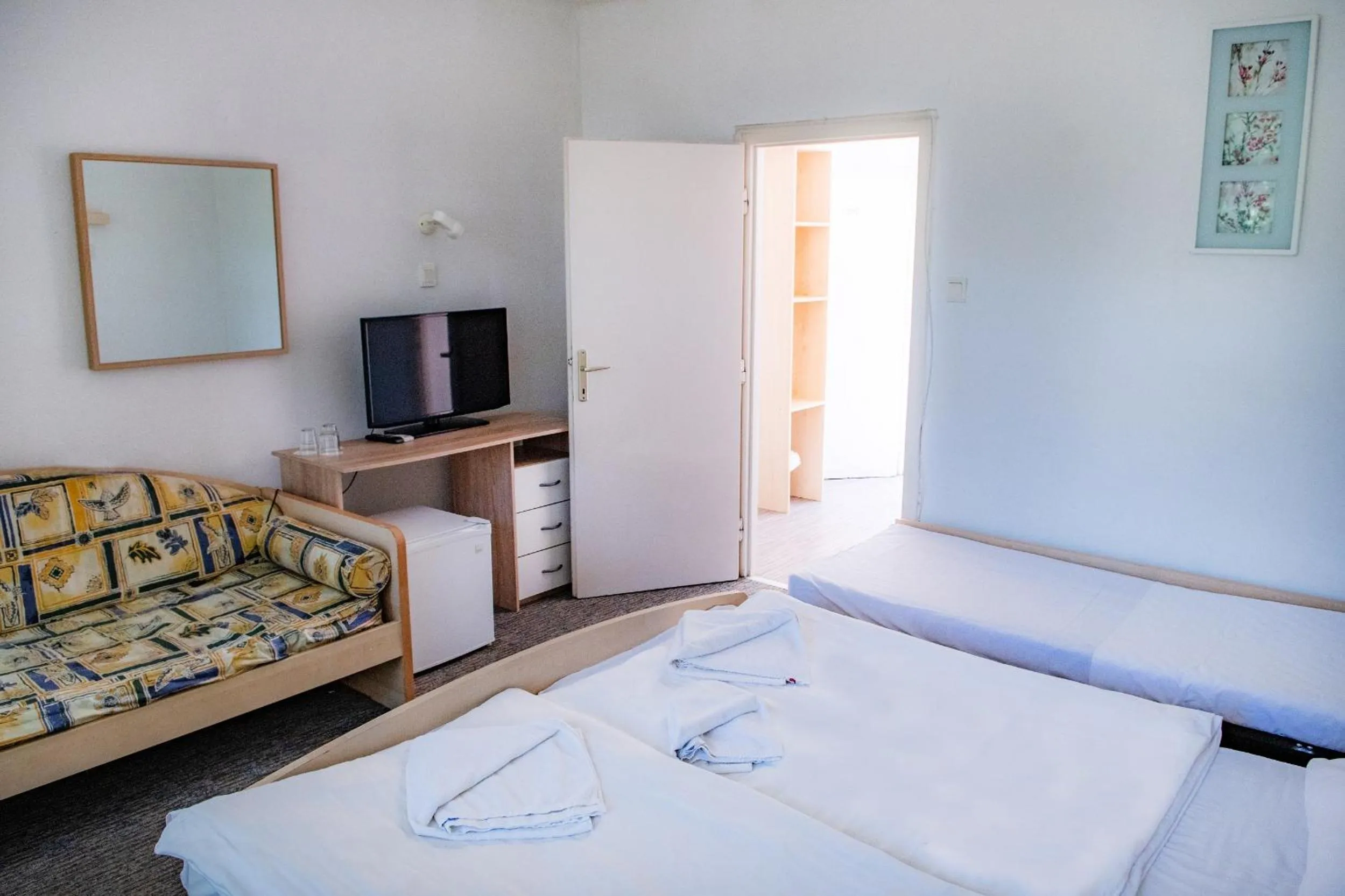 Photo of the whole room in CE Napfény Hotel