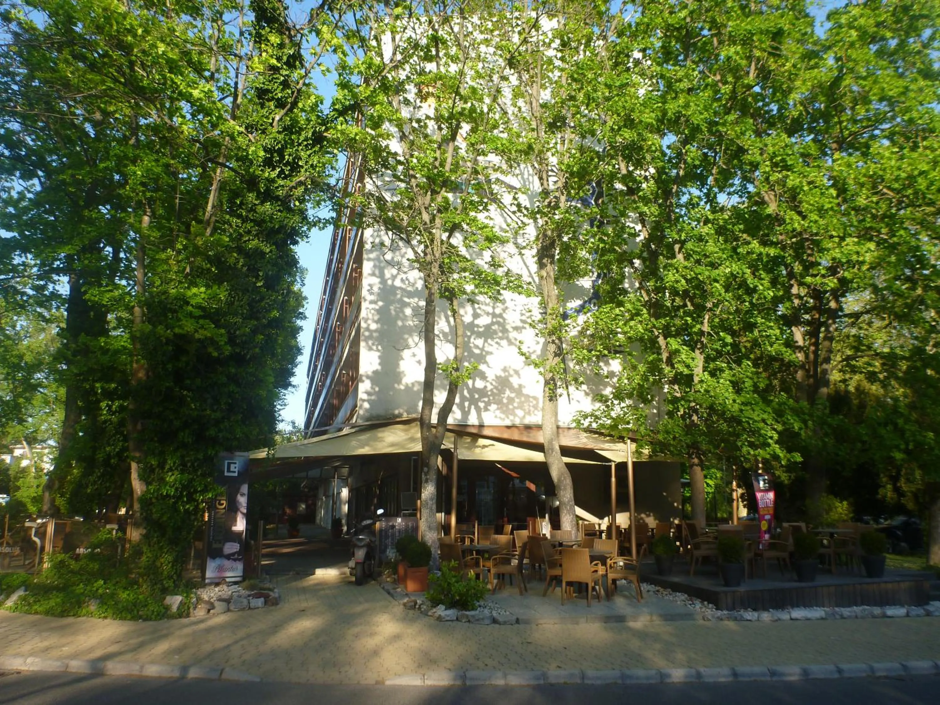 Property building in CE Napfény Hotel