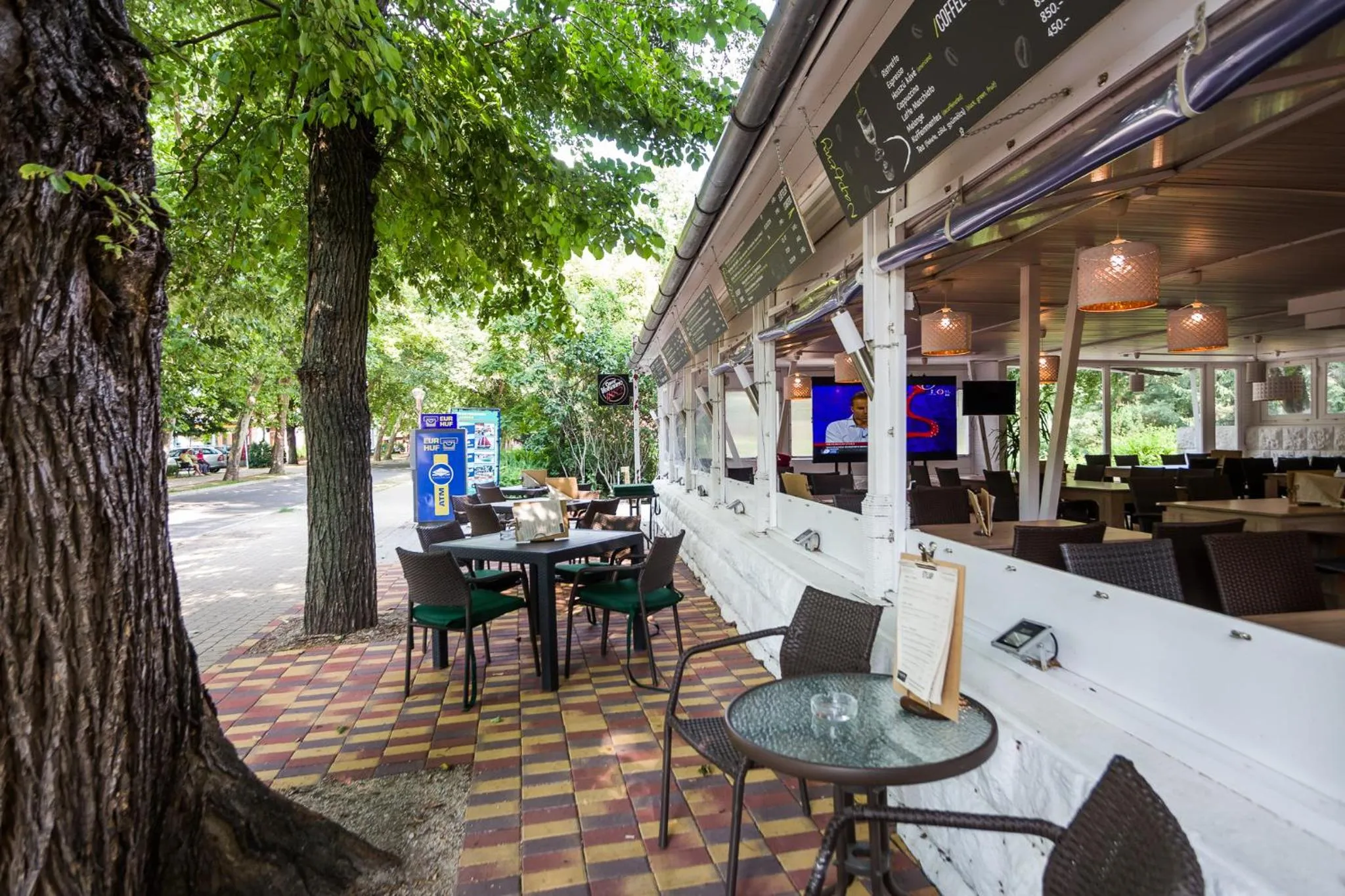 Lounge or bar in CE Napfény Hotel