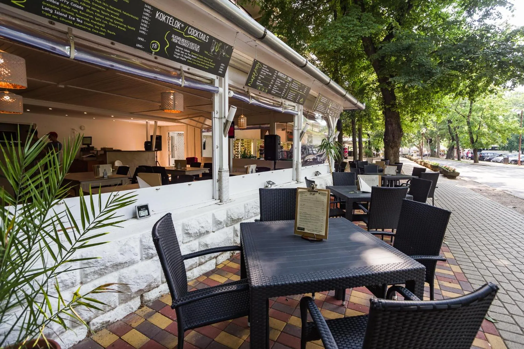 Lounge or bar in CE Napfény Hotel