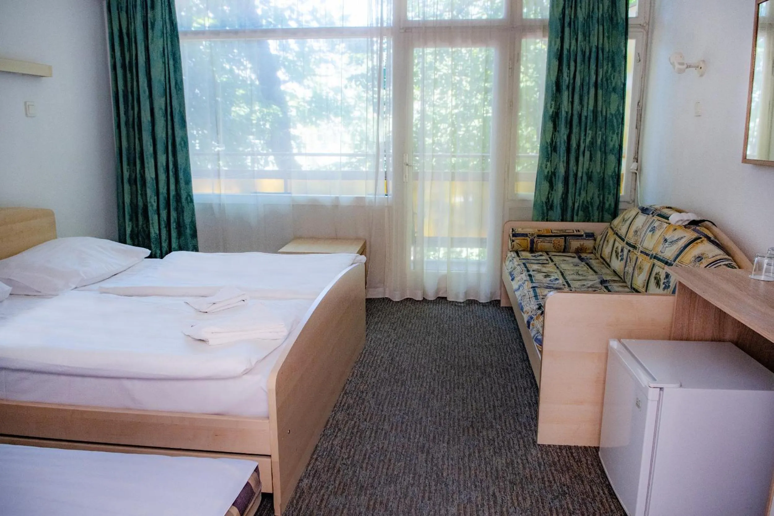 Photo of the whole room in CE Napfény Hotel