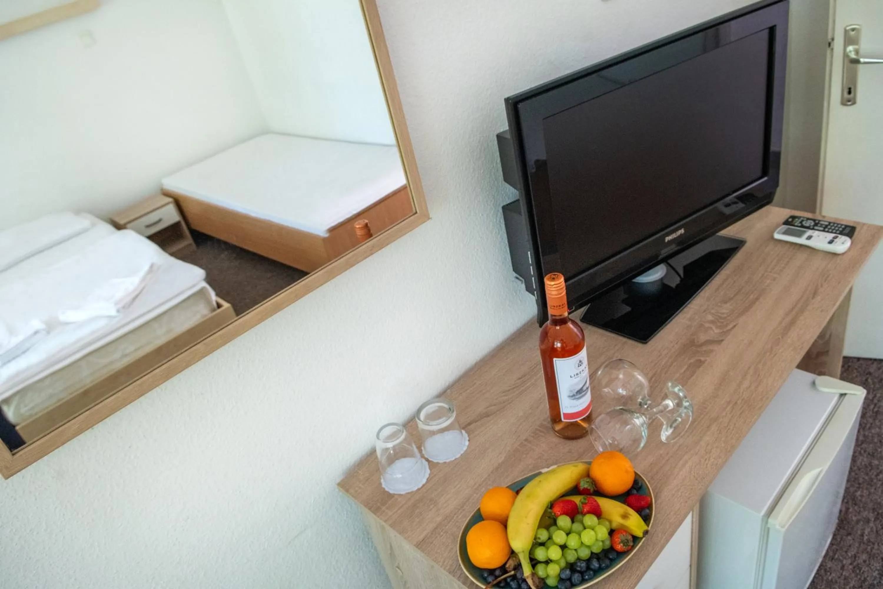 Photo of the whole room in CE Napfény Hotel