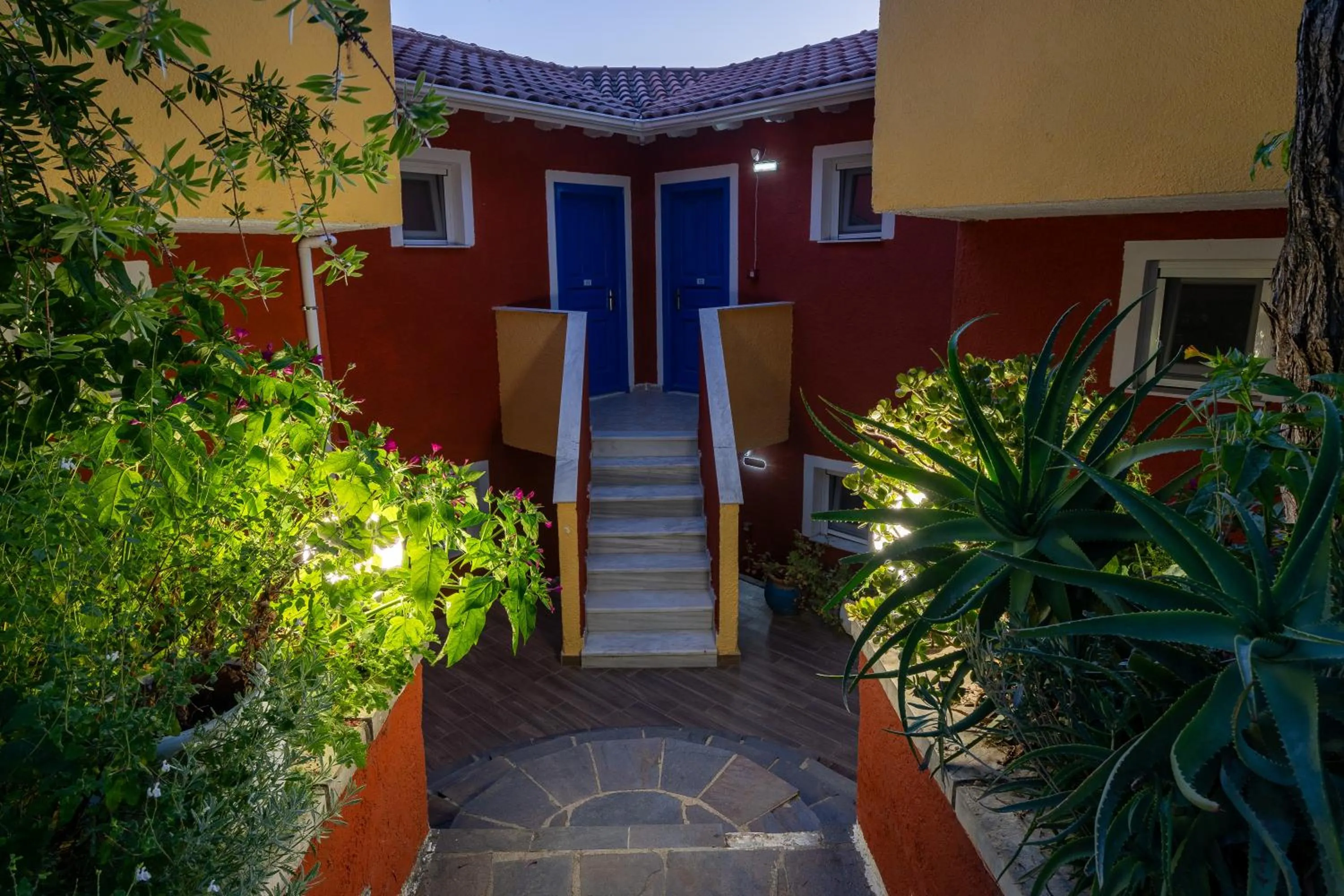 Vliho Bay Boutique Hotel